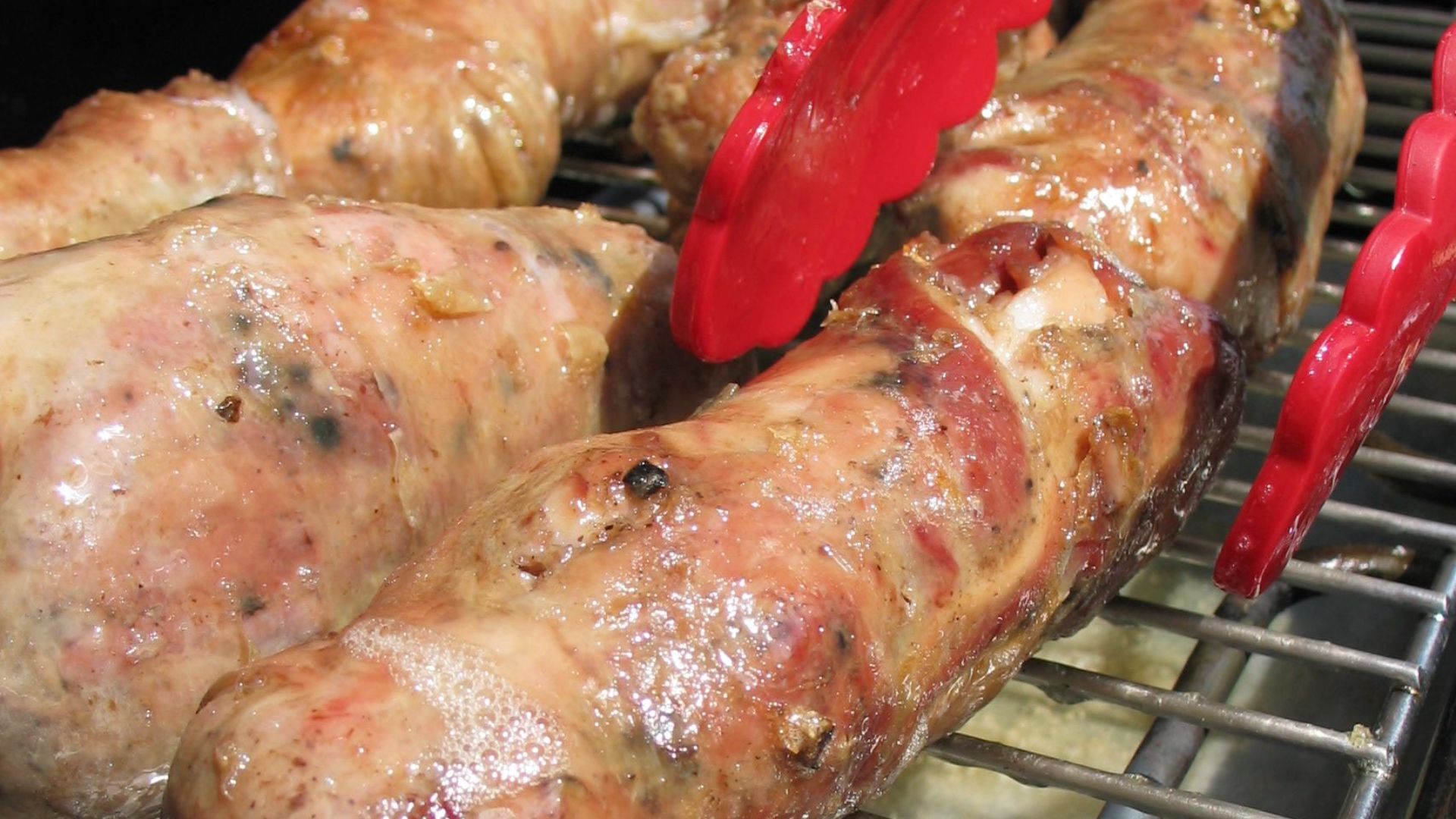 File:Andouillettes AAAAA de Troyes en cours de cuisson.jpg