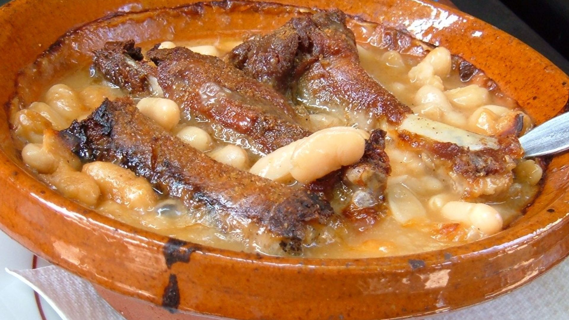 File:Bowl of cassoulet.JPG