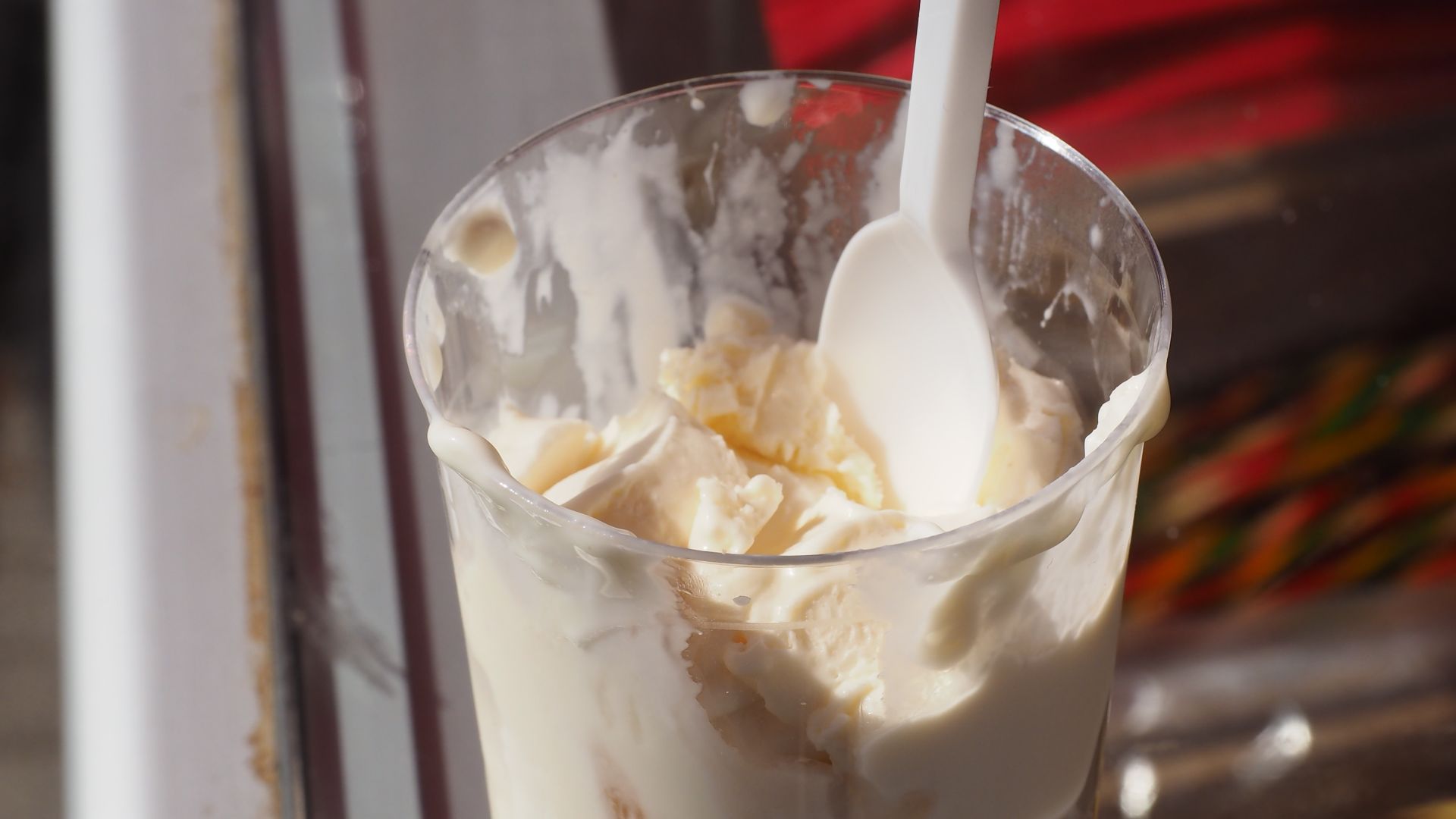 File:Garlic ice cream in Kerava.jpg