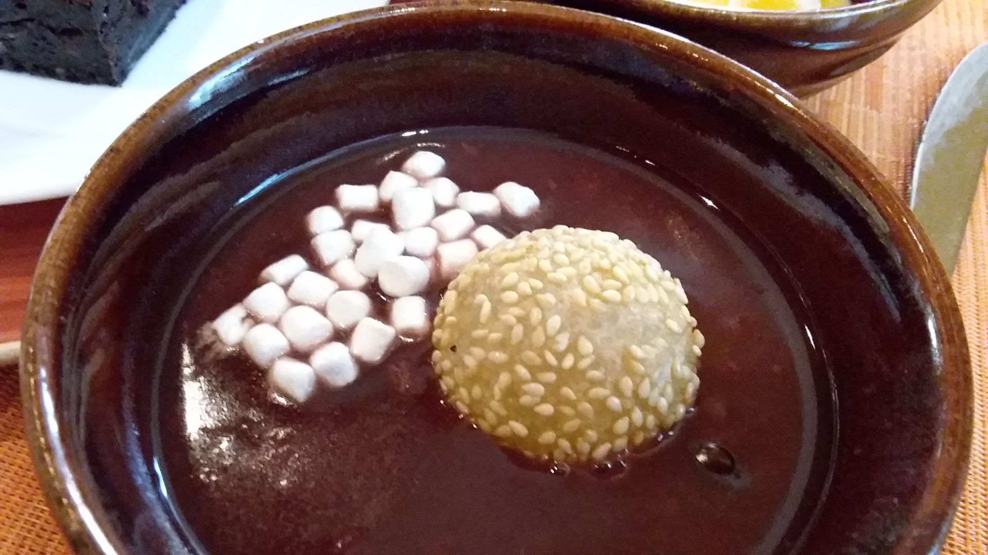 File:HK 旺角 Mong kok 朗豪坊 Langham Place 香港康得思酒店 Cordis Hotel buffet food November 2018 SSG Red bean sugar soup n sesame ball.jpg