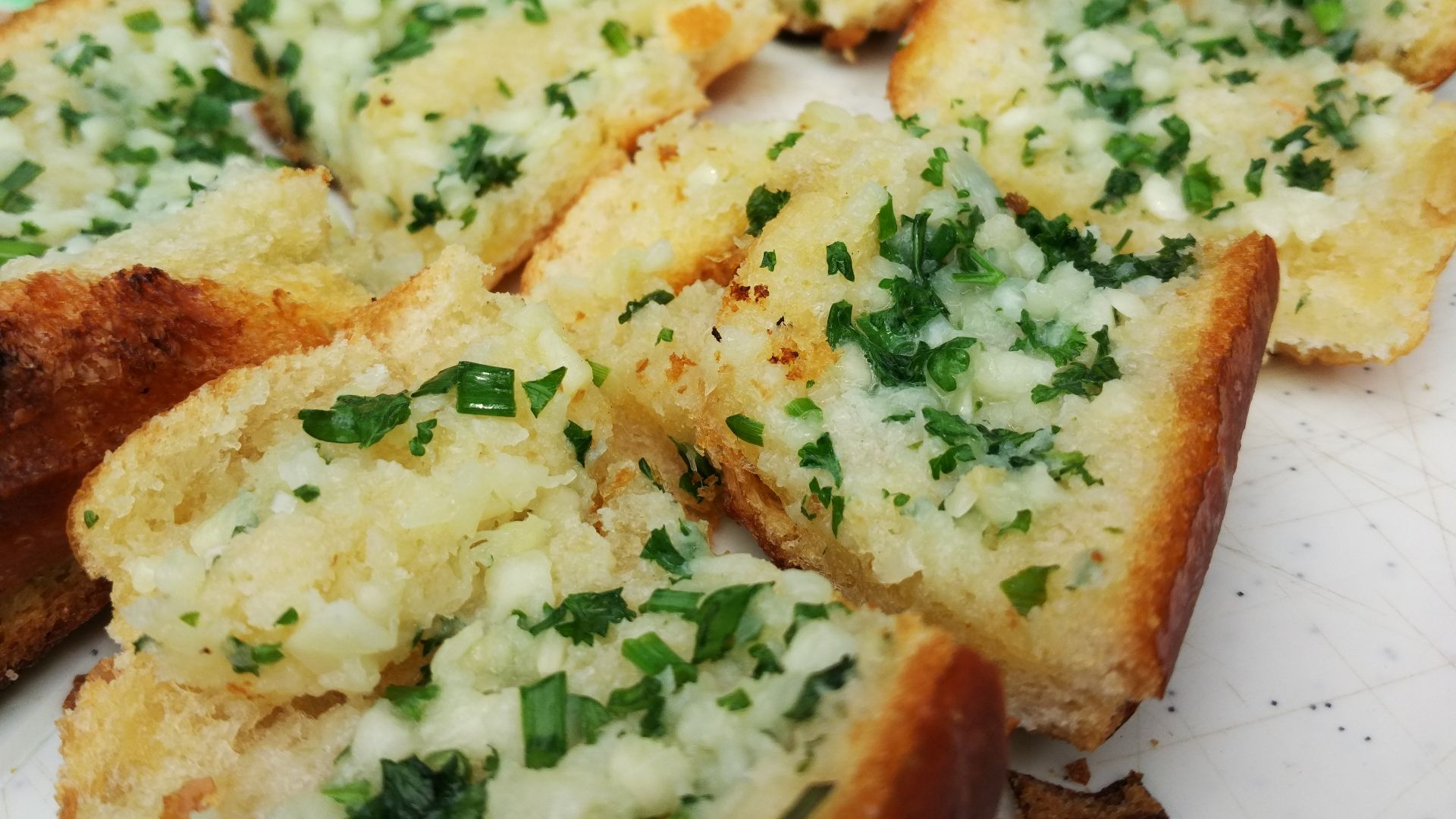 File:Garlicbread.jpg