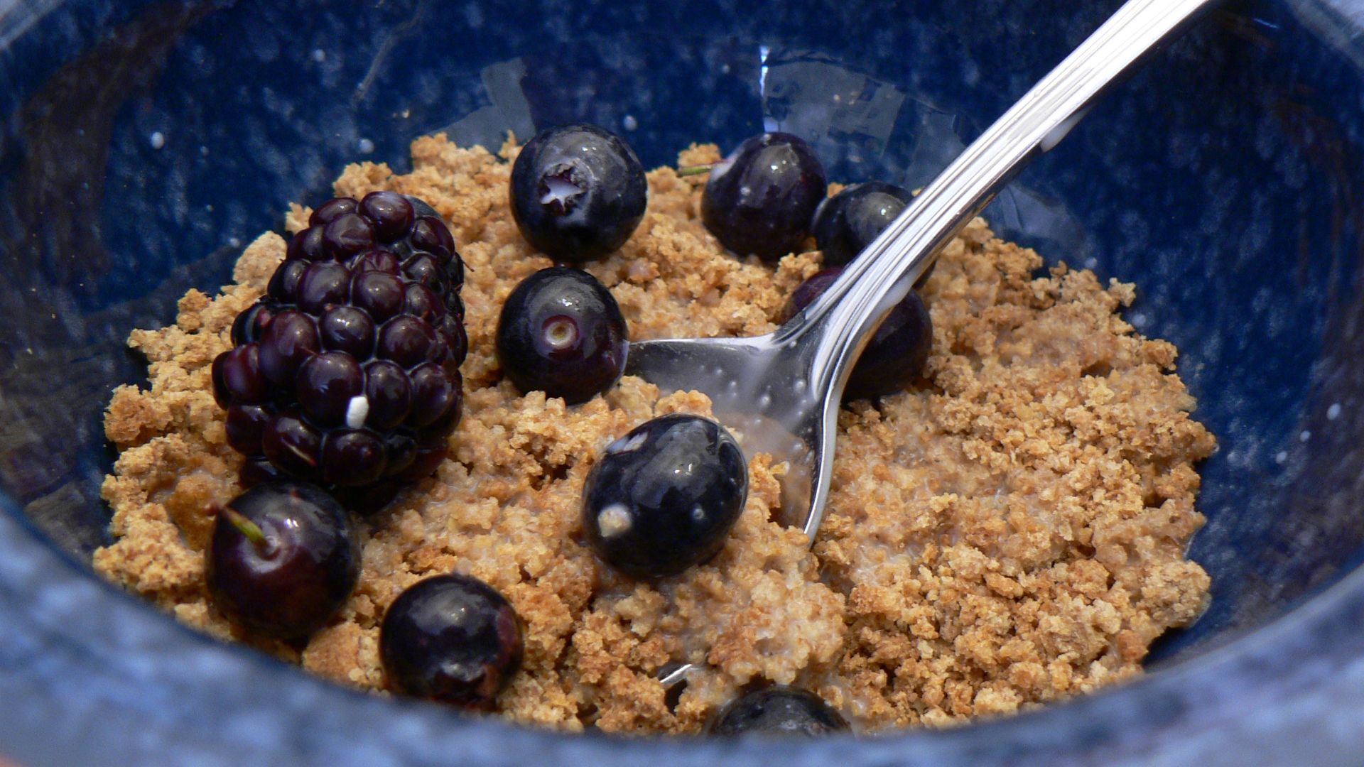 File:Grape nuts bowl.jpg
