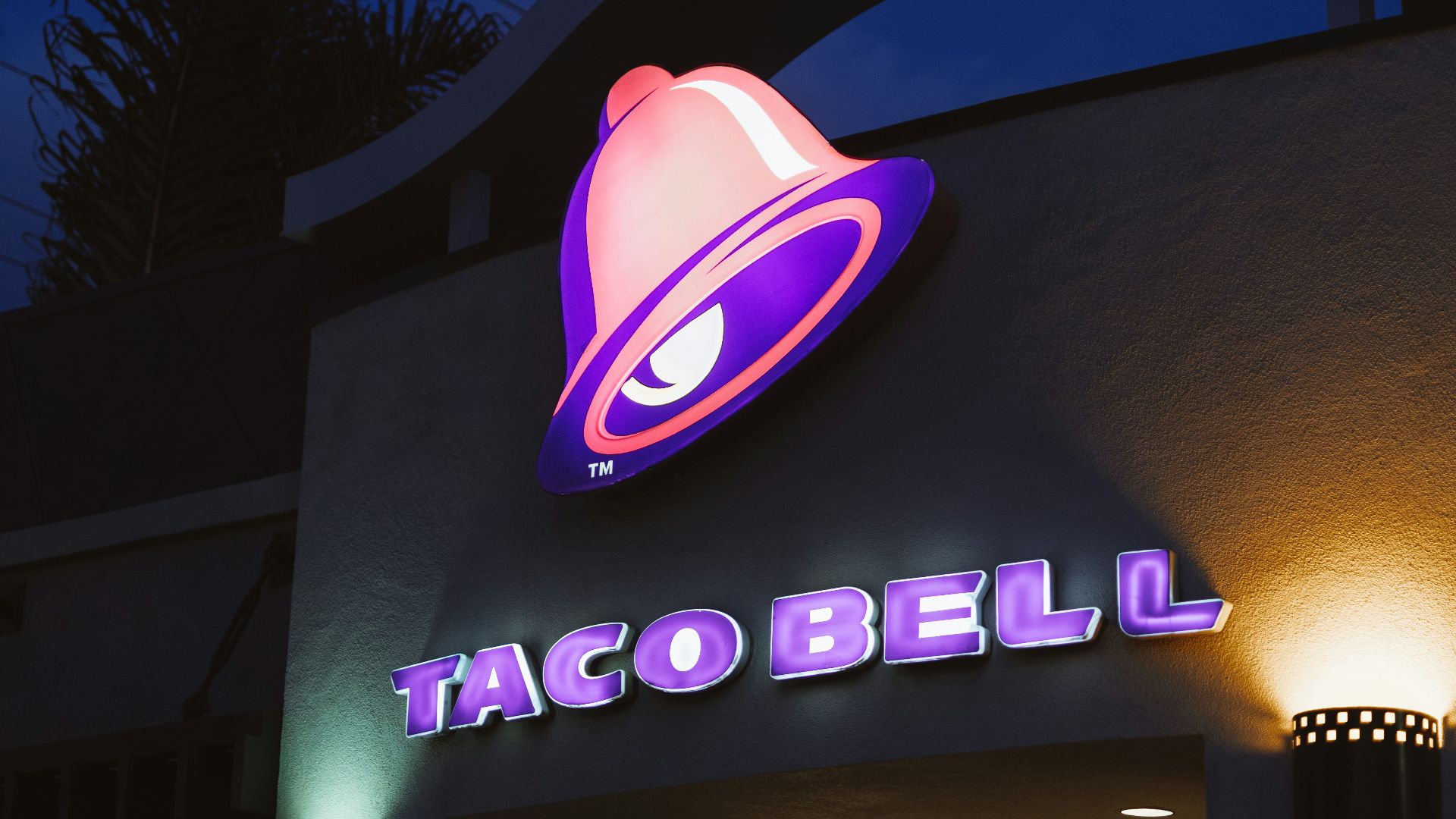 UNKs coffee shop during night time