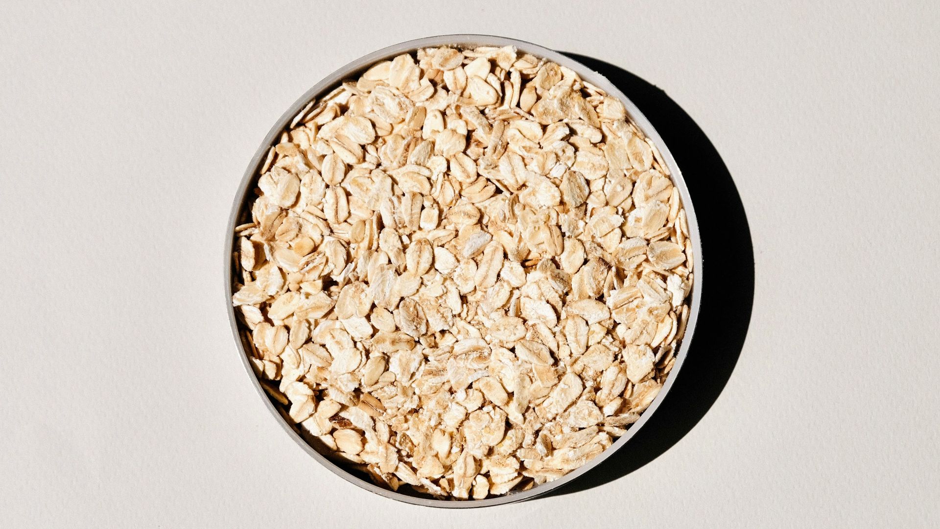 brown and white ceramic bowl