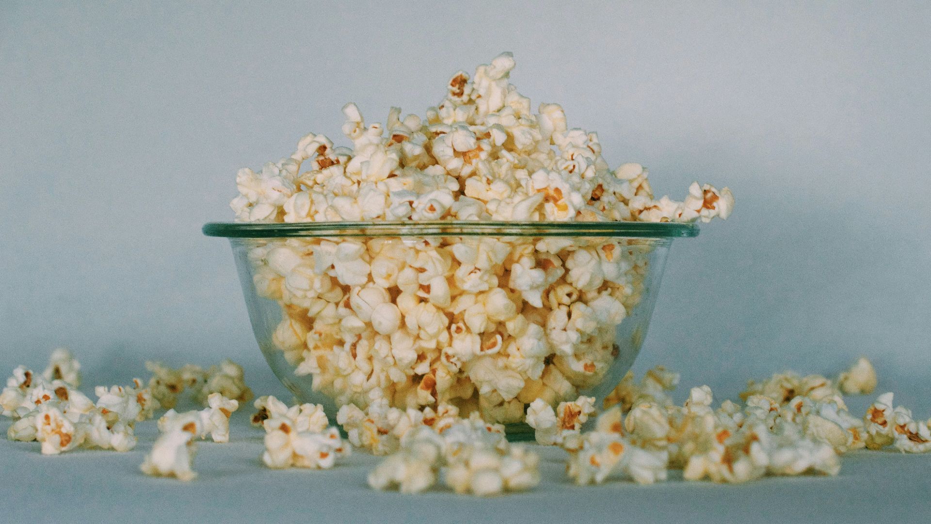 popcorns on clear glass bowl