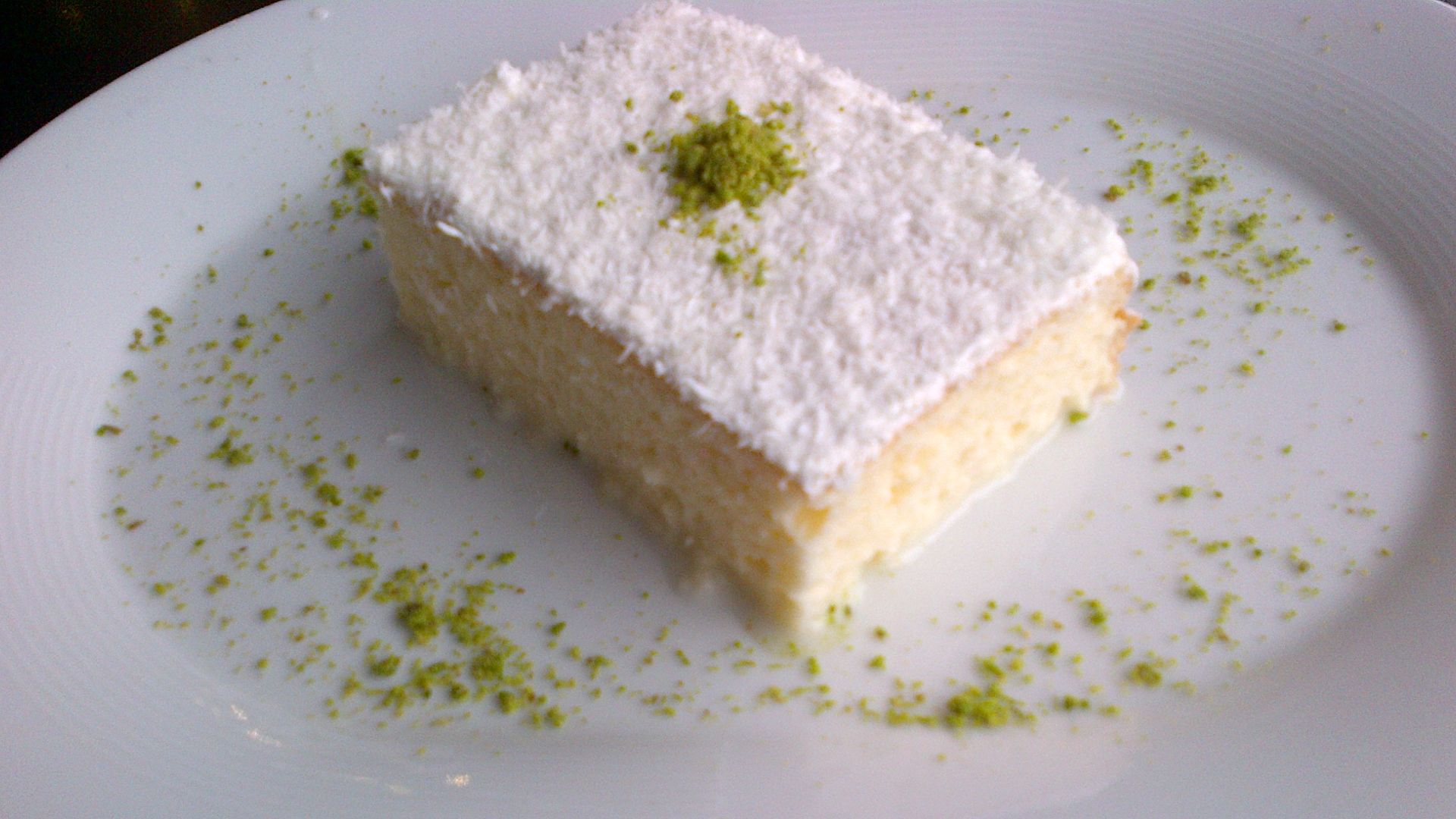 File:Coconut trileçe.jpg