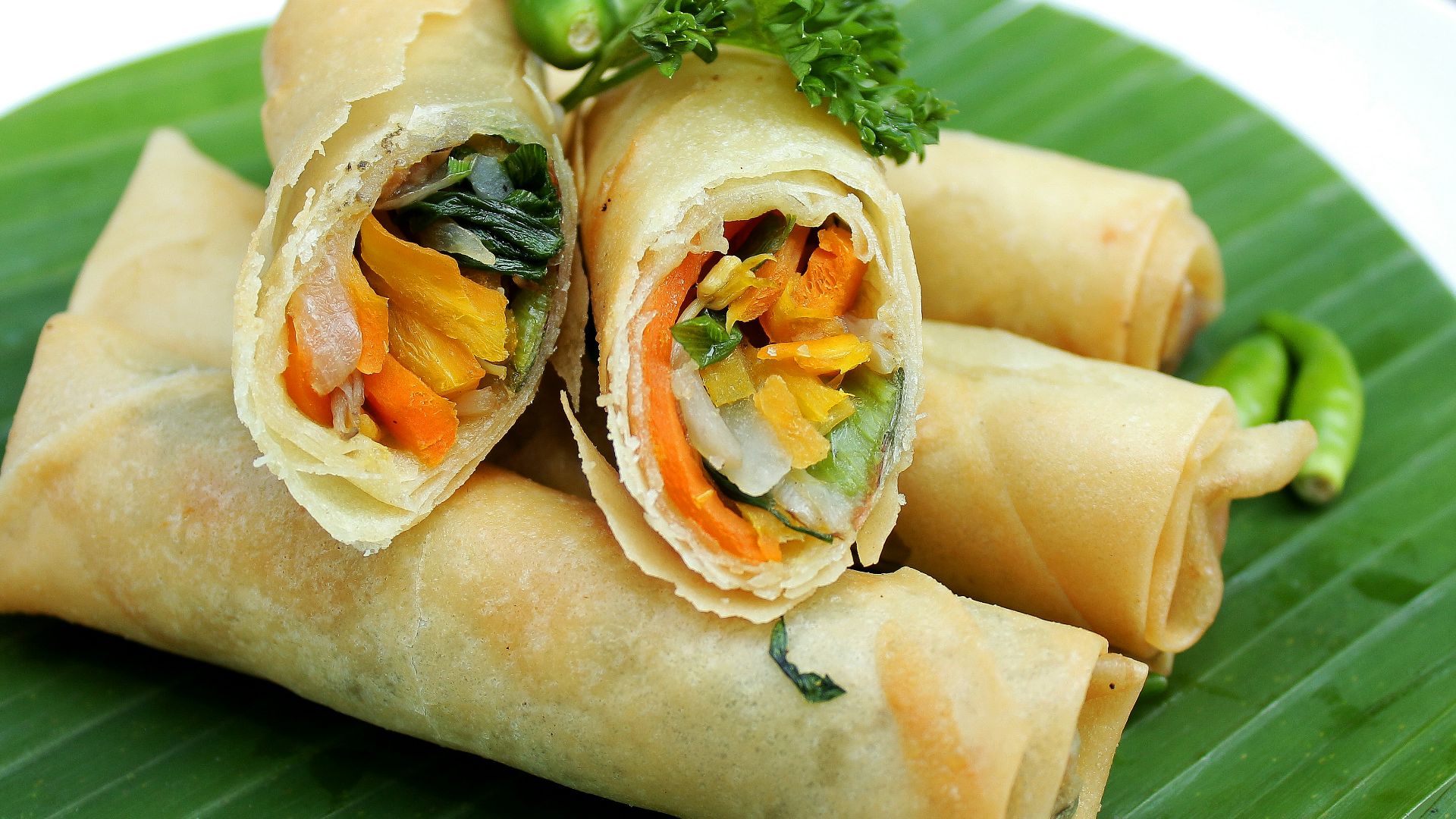 a plate that has some food on it