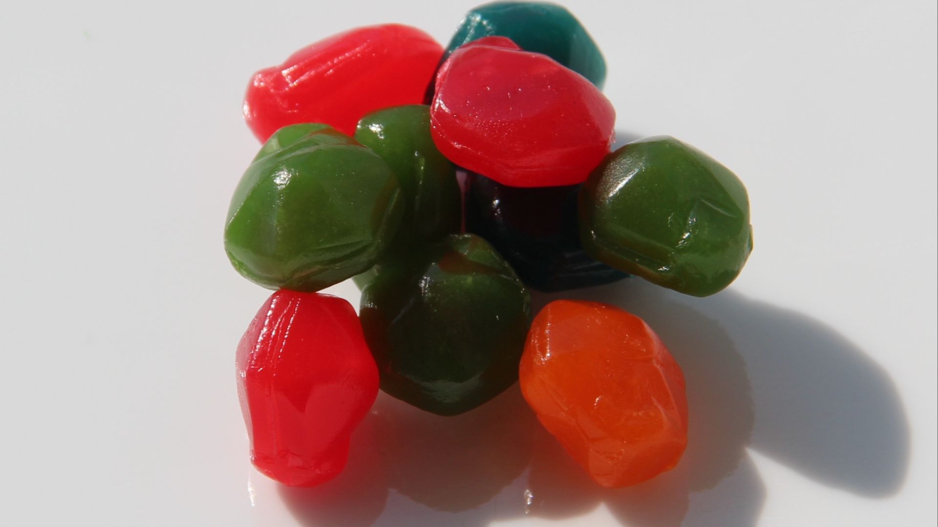 File:Betty Crocker Fruit Gushers pieces.jpg