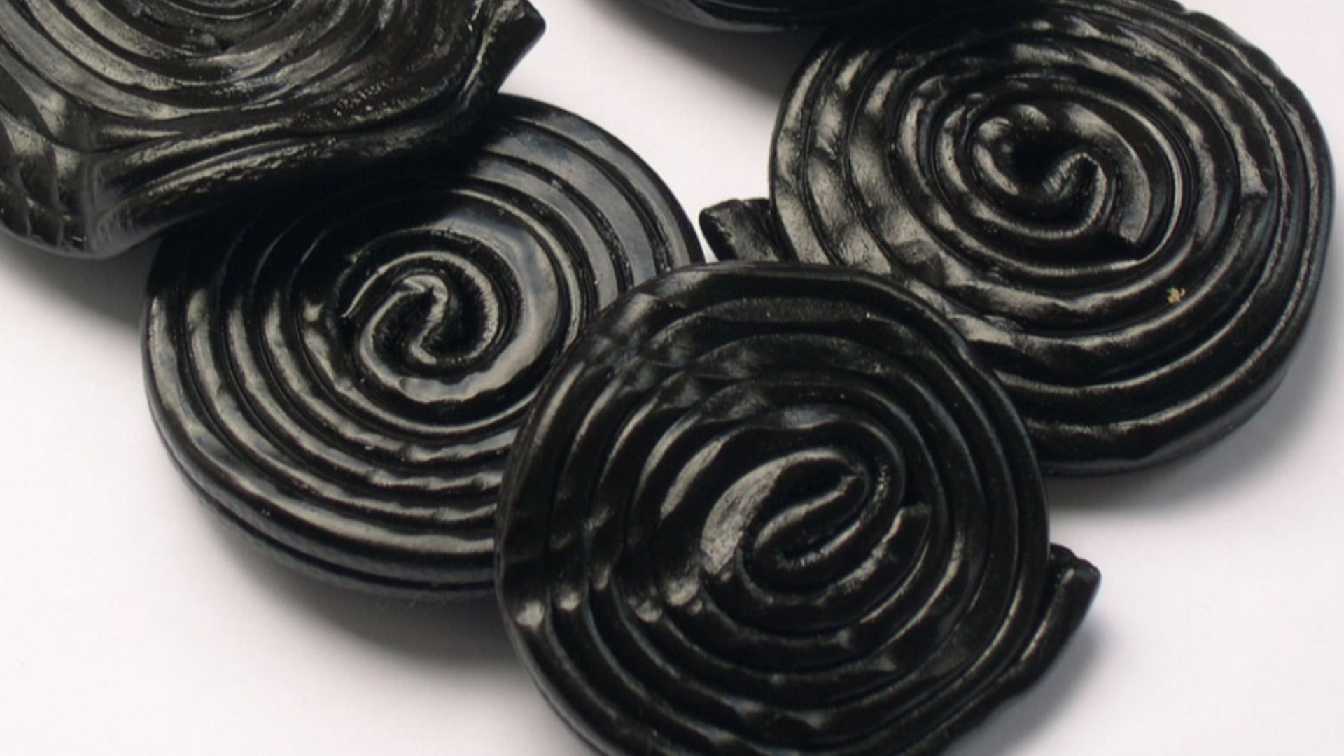 File:Liquorice wheels.jpg