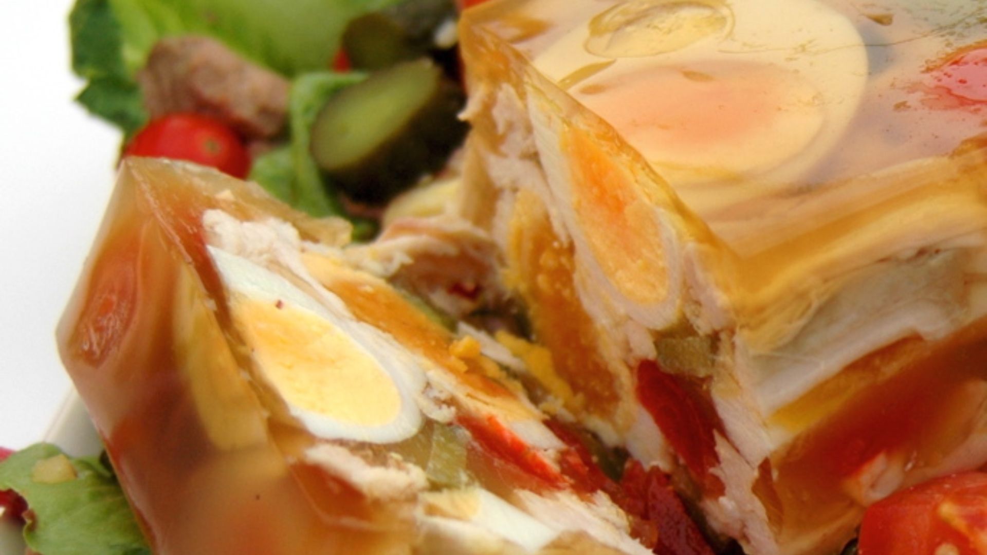 File:Aspic-with-eggs.jpg