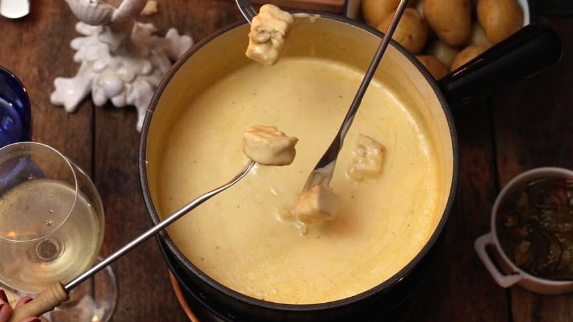 File:Fondue dish.jpg