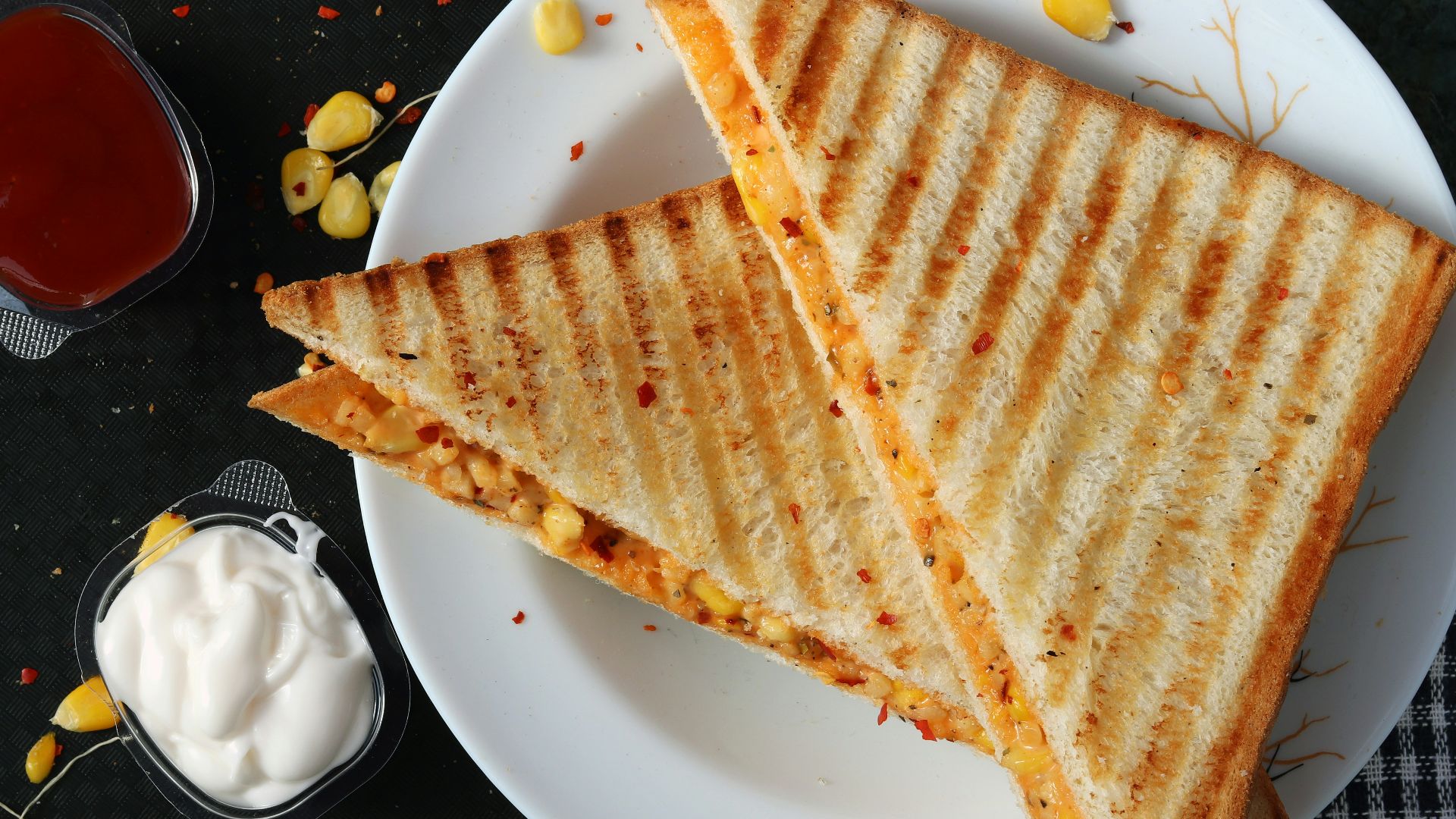toasted bread with tartar sauce