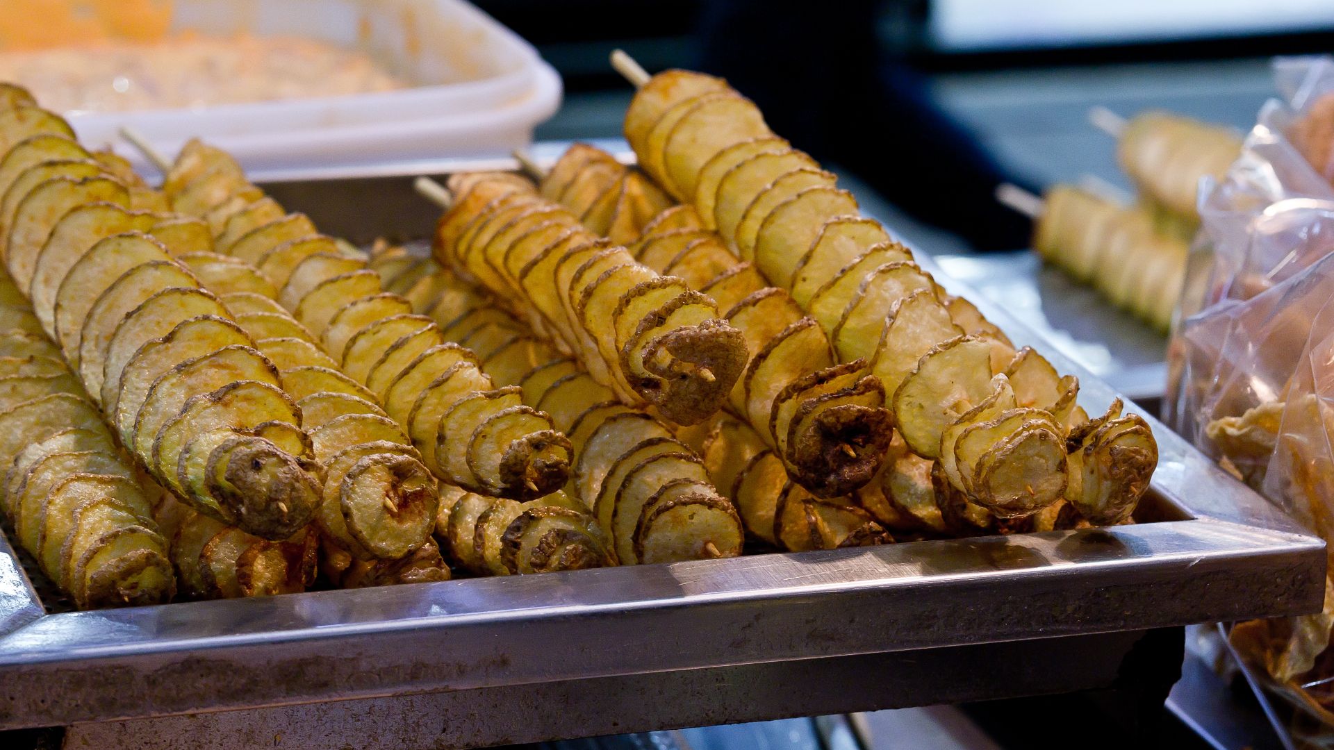File:Tornado gamja (Seoul street food) tornado potato.jpg