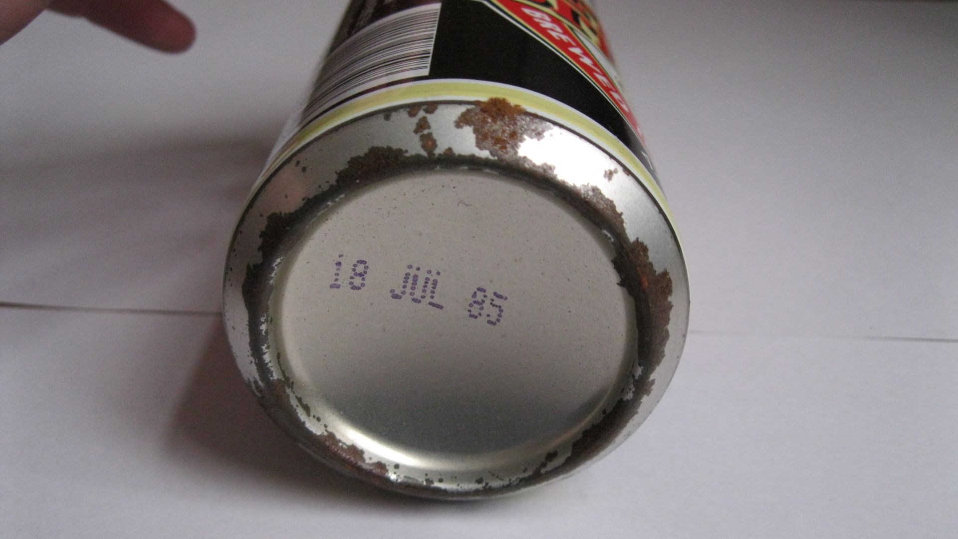 File:Tetley Bitter 1985 Expiry date (bottom).jpg