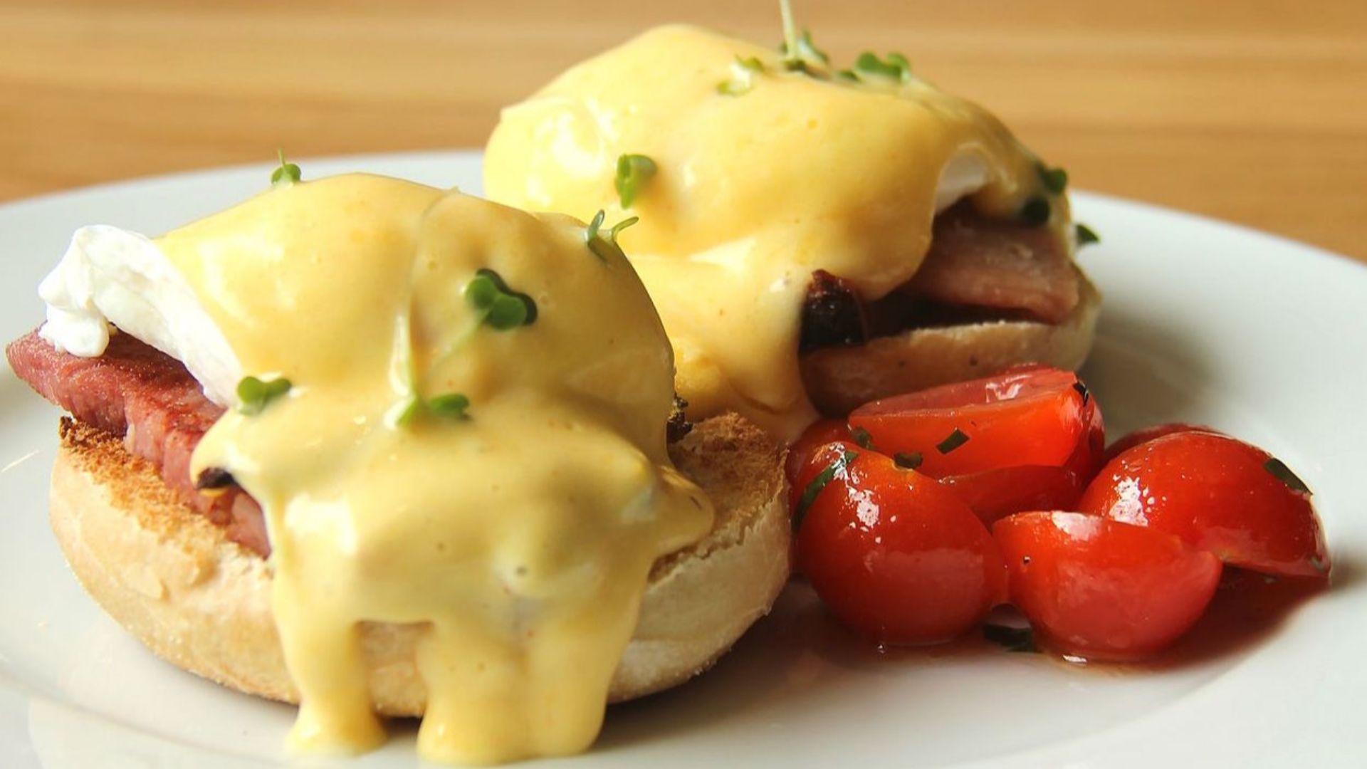 File:Eggs Benedict-01-cropped.jpg