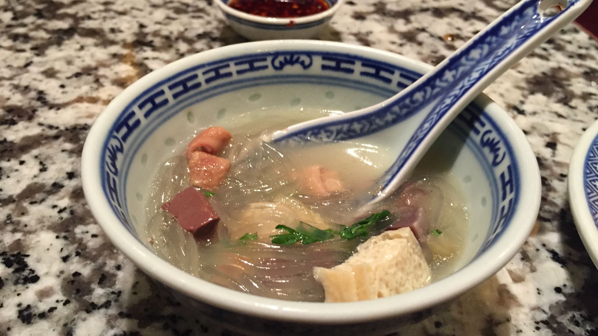 File:Duck blood and vermicelli soup (20150819124849).JPG