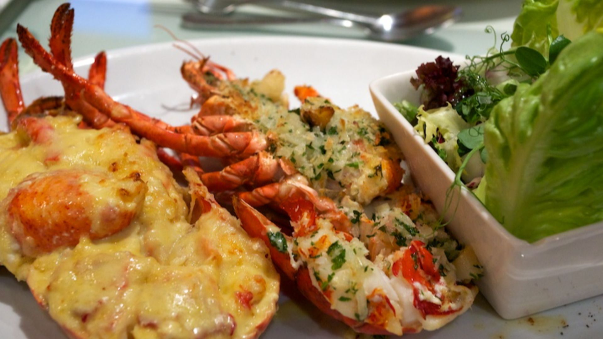 File:Lobster Thermidor entree.jpg