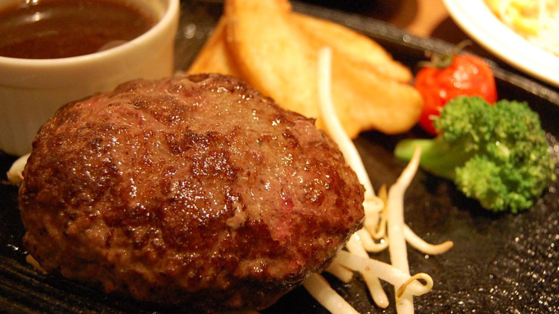 File:Salisbury steak (Filete ruso).jpg