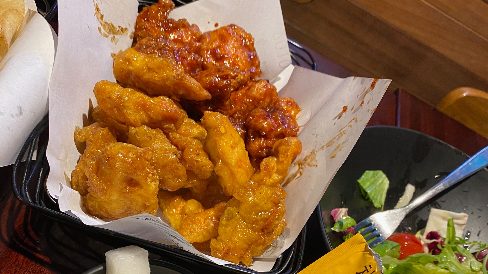 File:Kyochon fried chicken seoul.jpg
