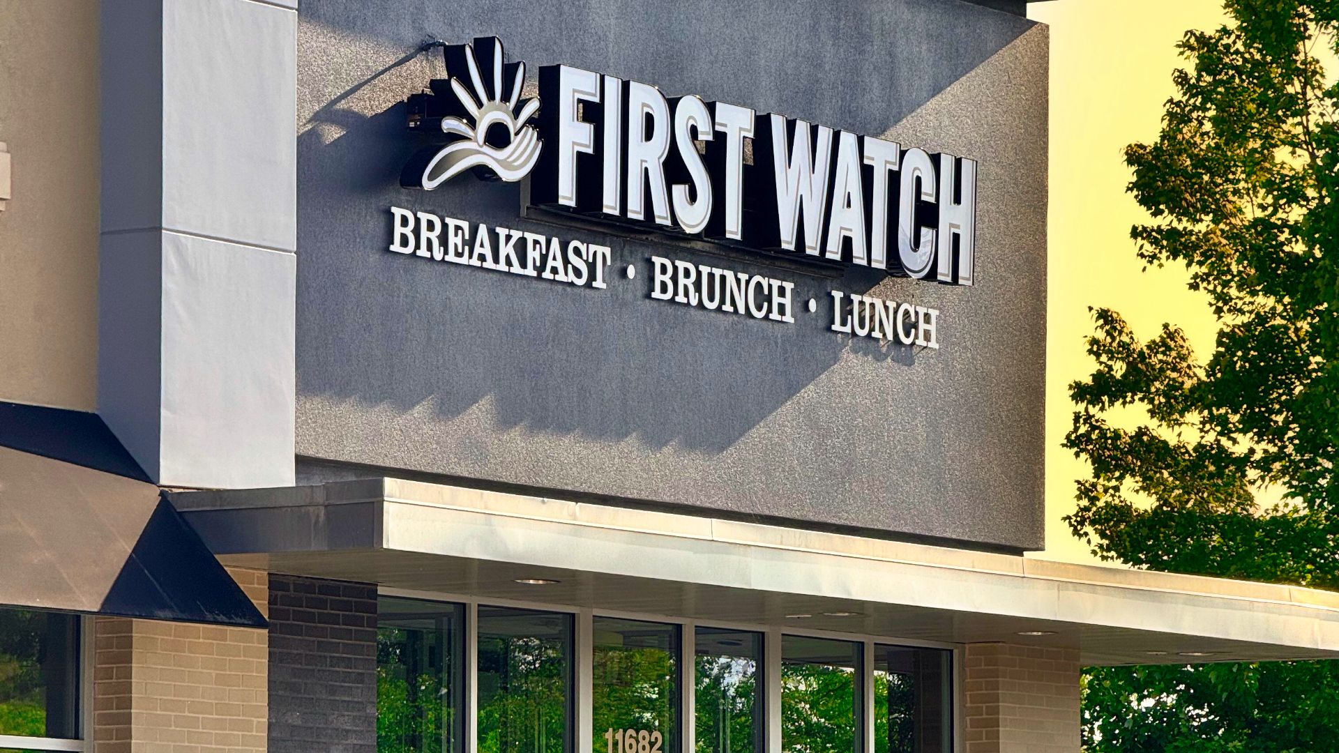 File:A First Watch restaurant in Knoxville, Tennessee 02.jpg