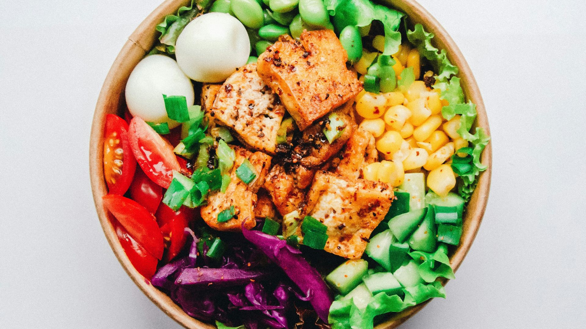 vegetable and meat on bowl