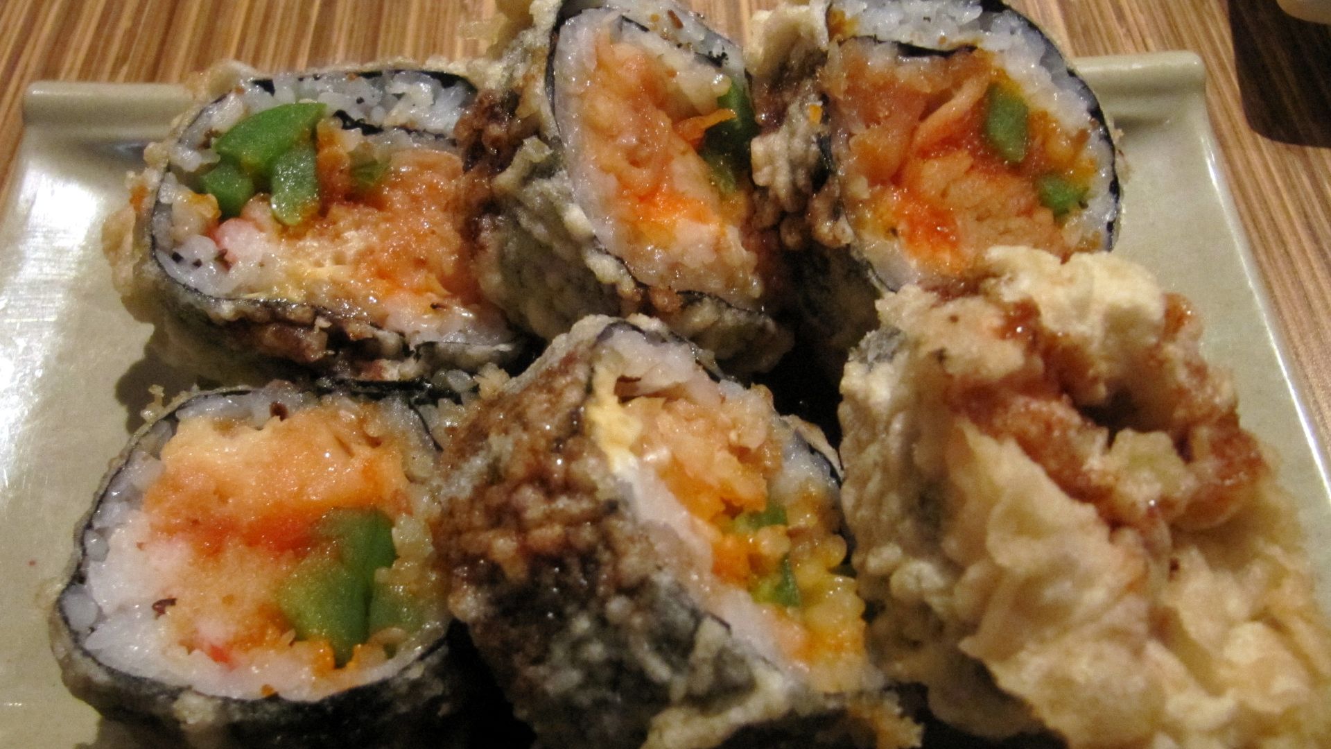 File:Fried smoked salmon roll.jpg