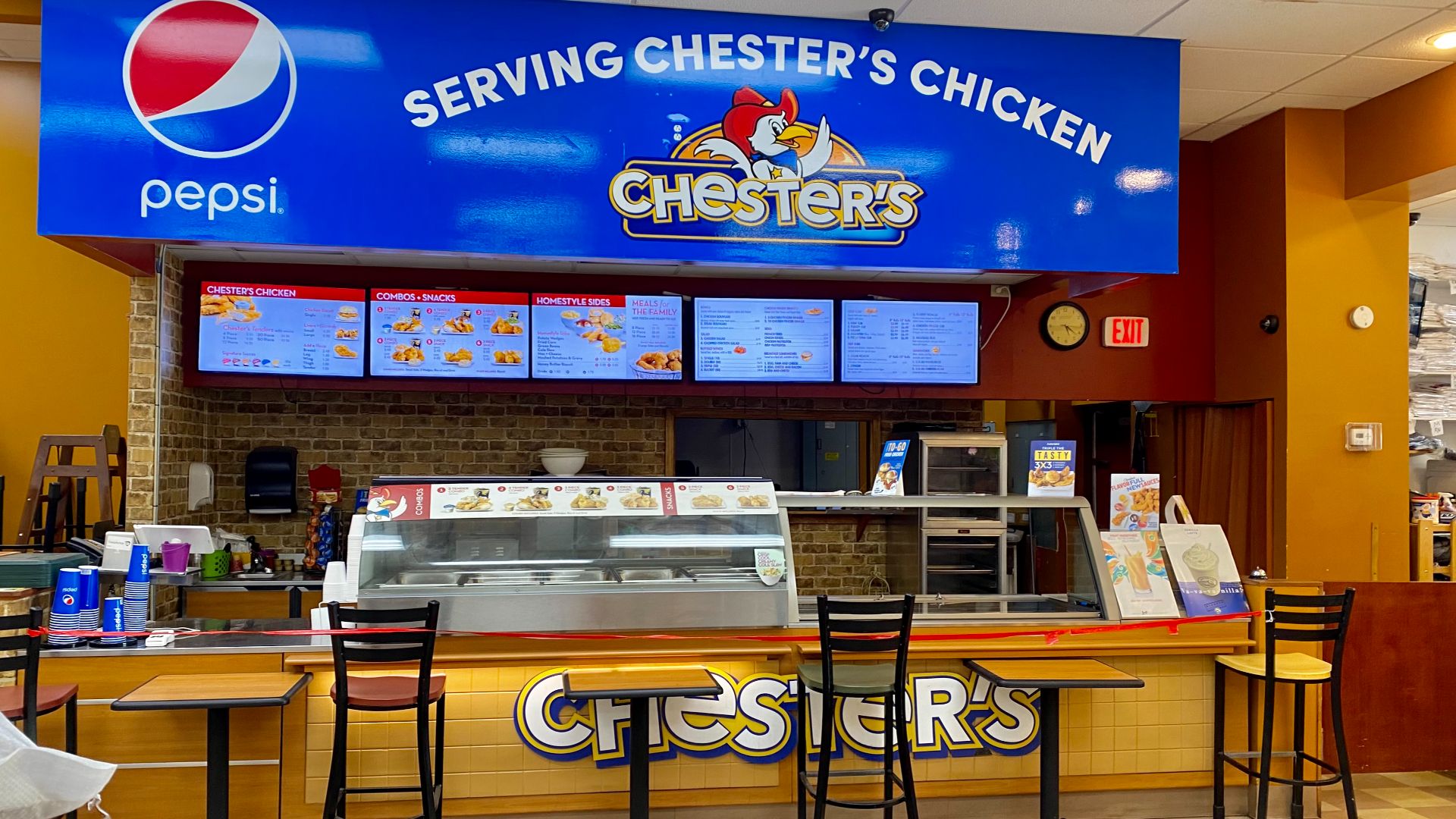 File:Chester's Chicken @ Niagara Street Mobil Gas Station, Buffalo, New York - 20211008.jpg