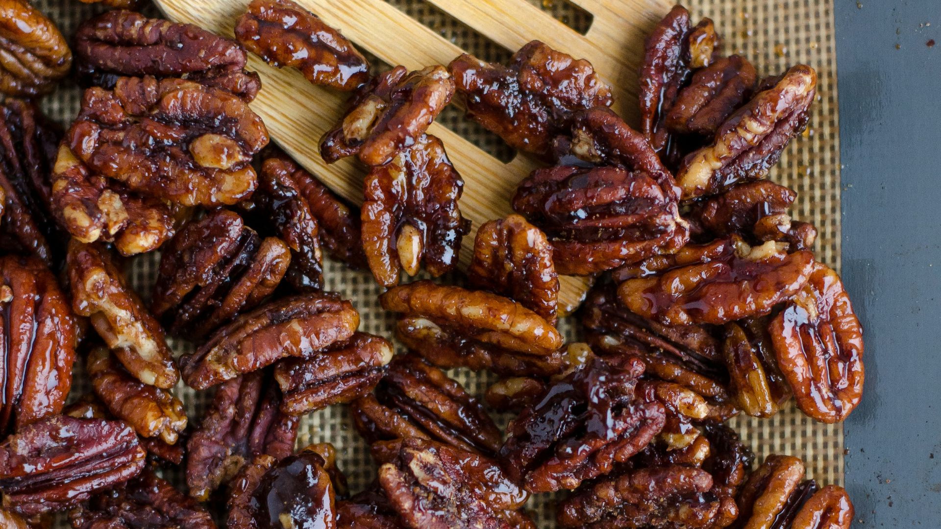 cooked food beside brown wooden ladle