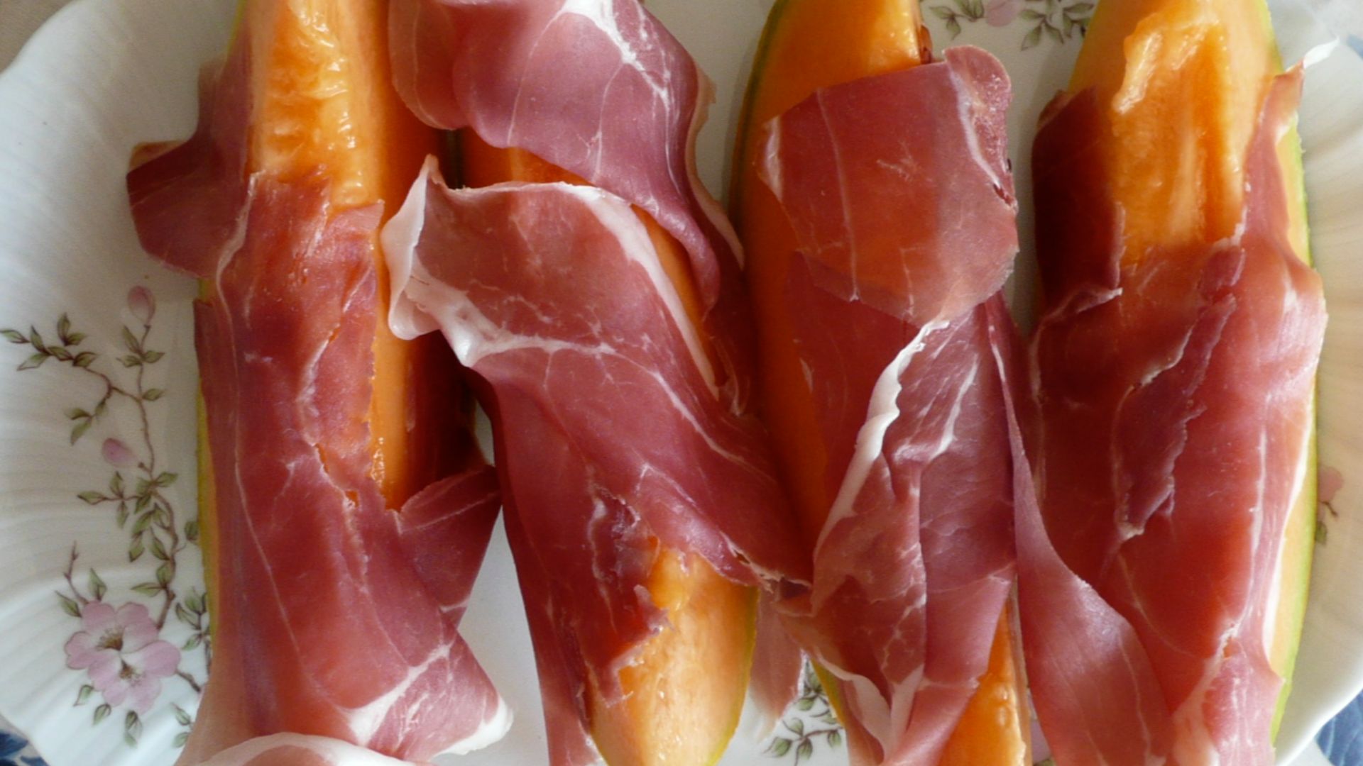 File:Prosciutto di Parma e melone.jpg