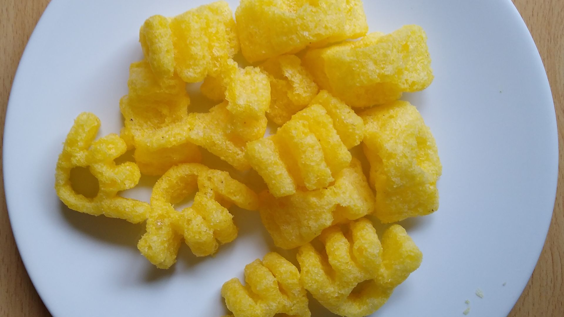File:Monster Munch pickled onion 1.jpg