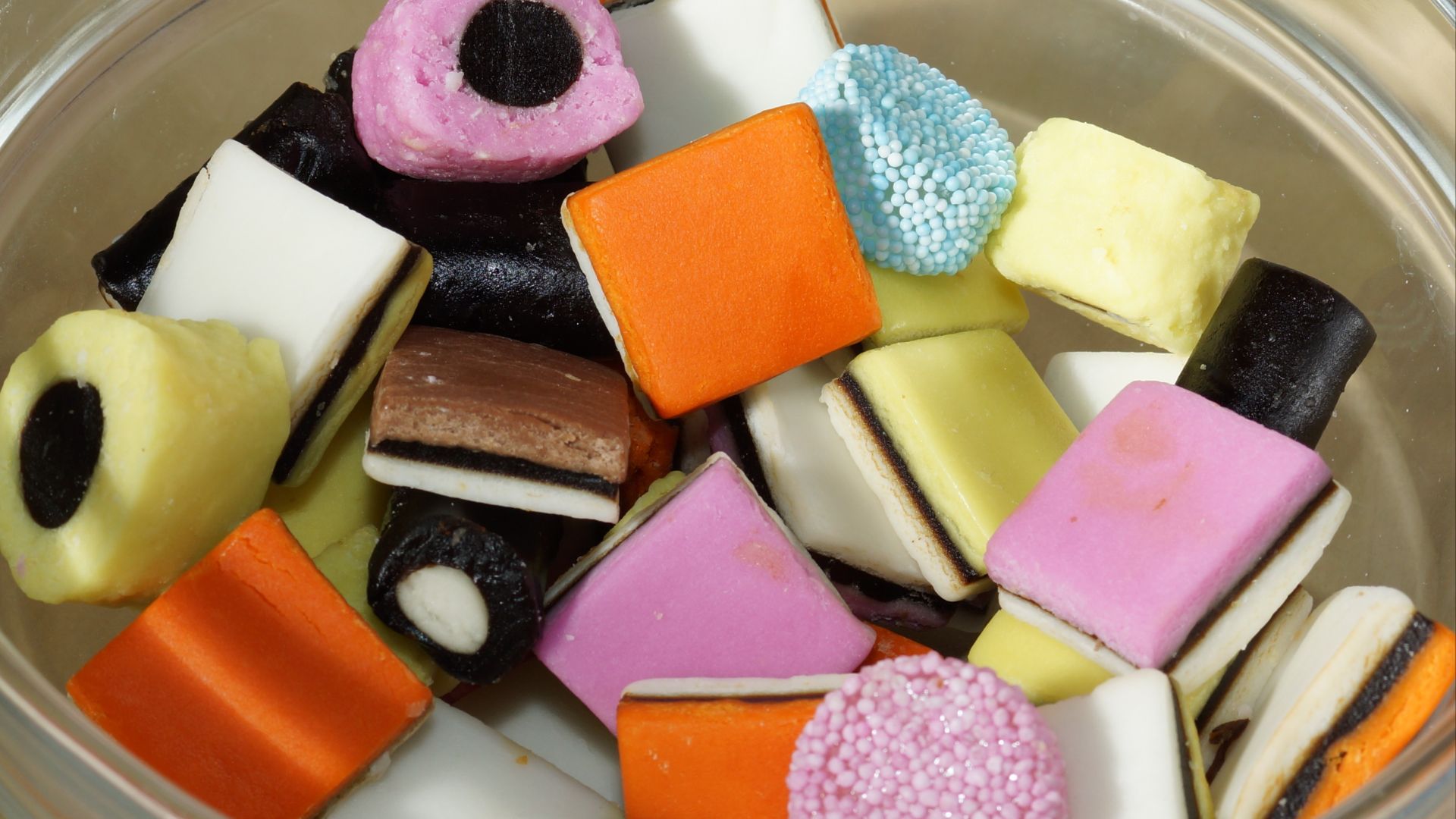 File:Liquorice Allsorts in a glass bowl.jpg