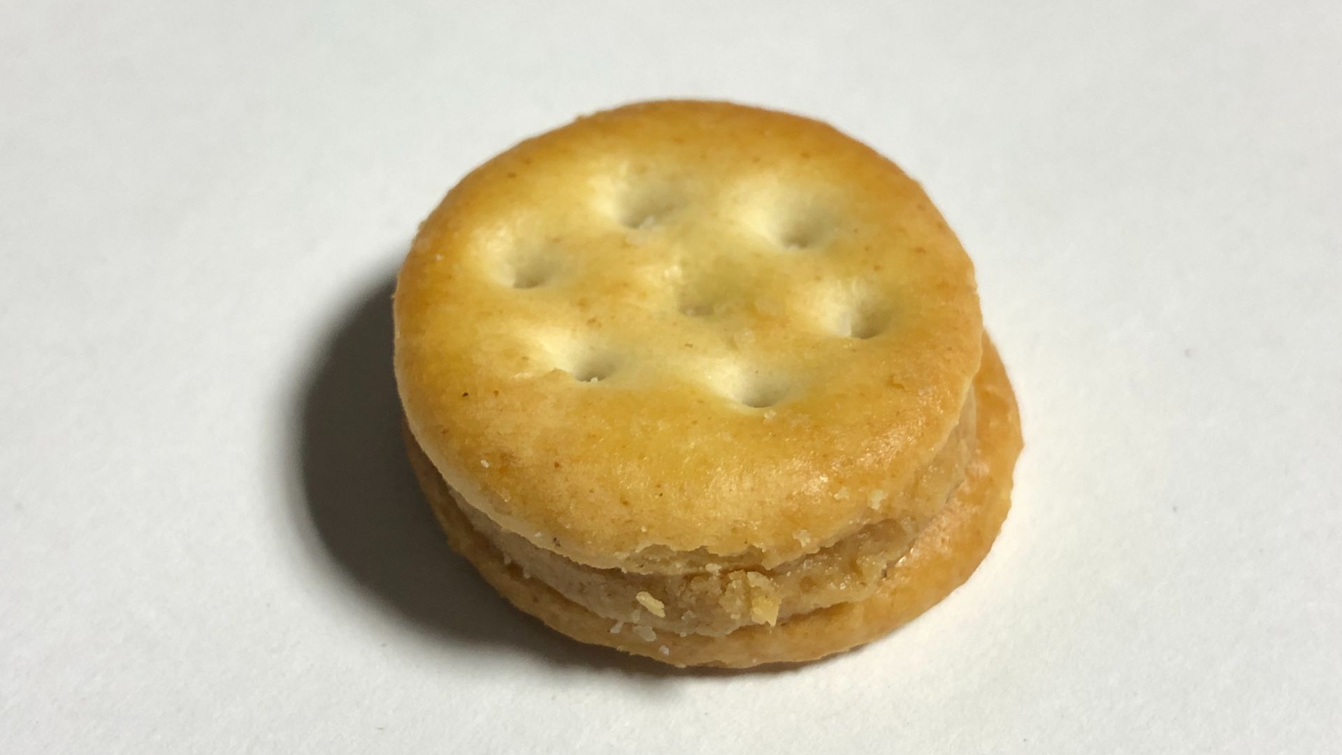 File:2021-10-31 18 09 23 A single Ritz Bits Peanut Butter Cracker Sandwich in the Dulles section of Sterling, Loudoun County, Virginia.jpg