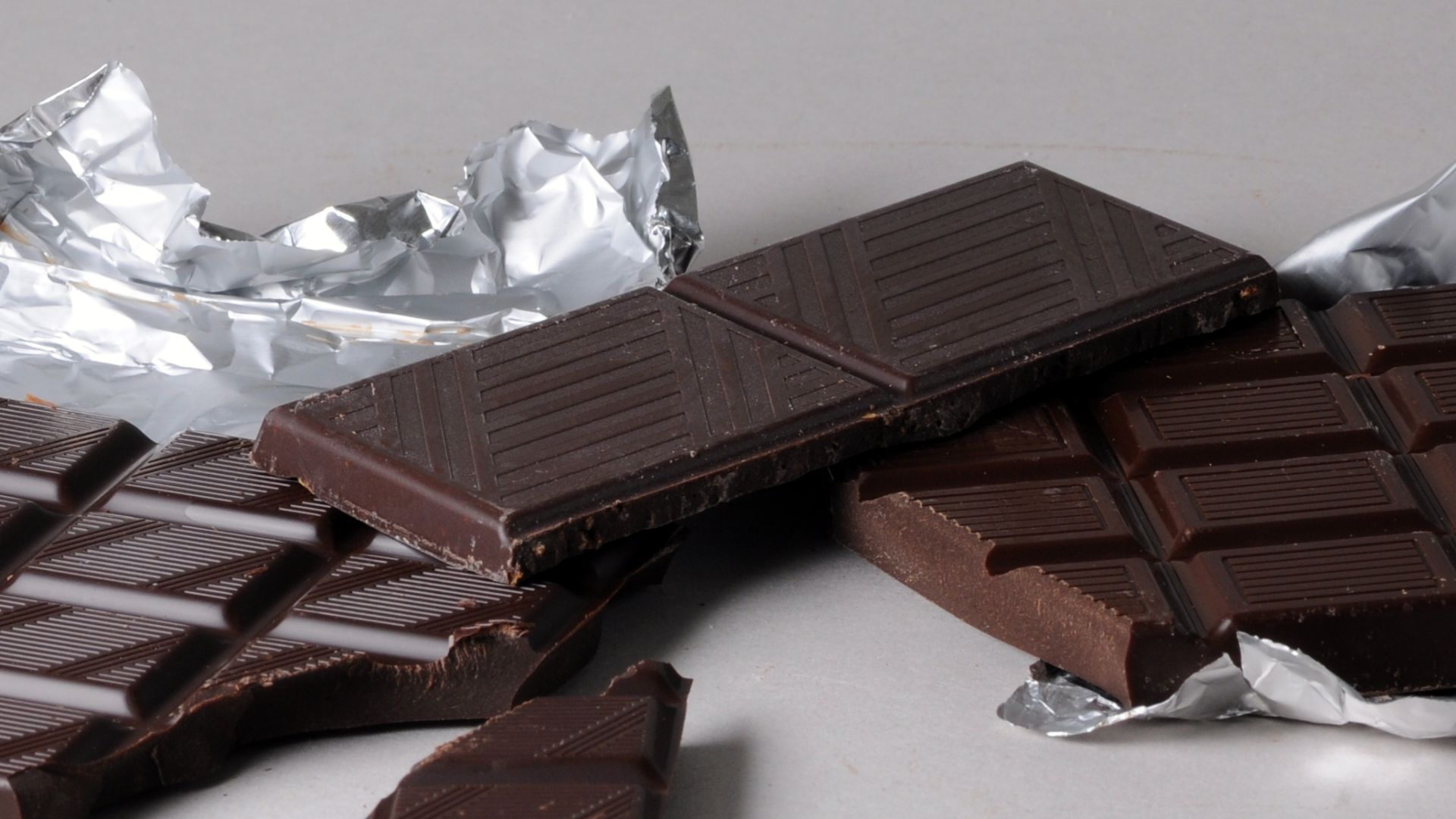 File:Dark chocolate bar.jpg