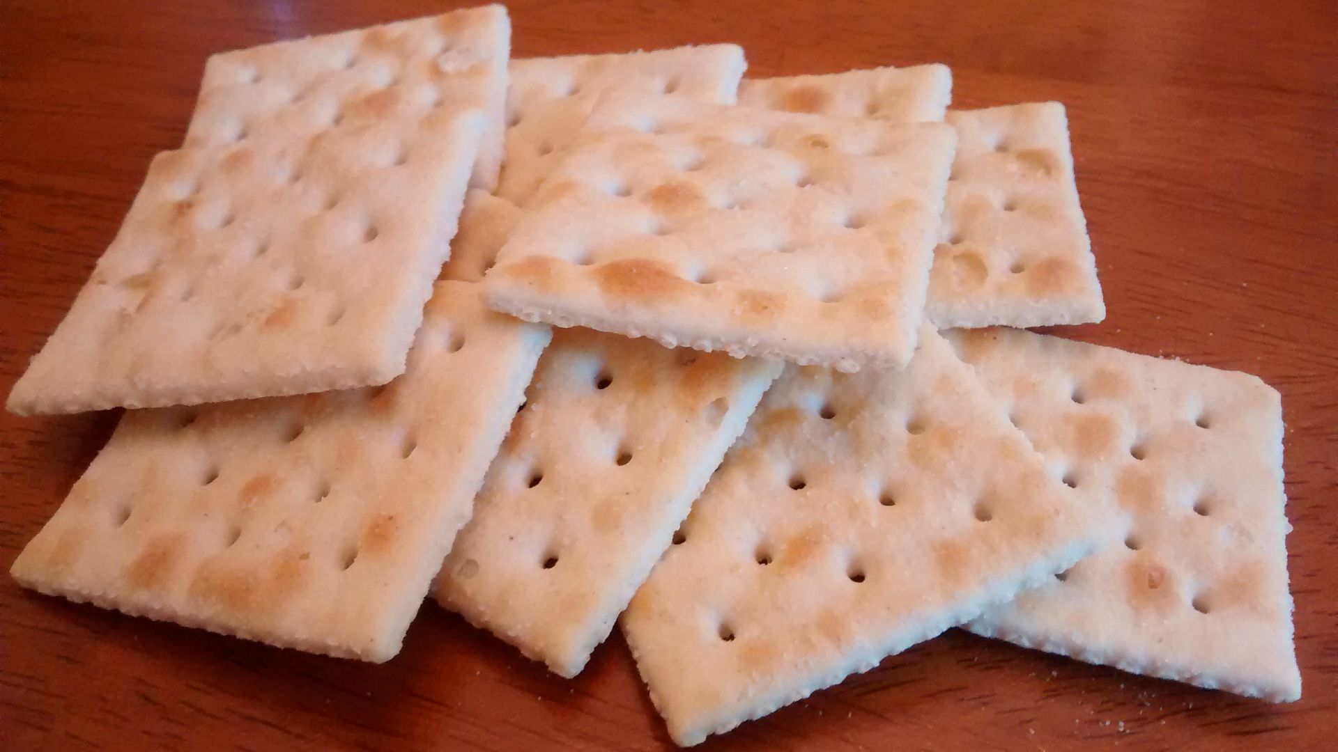 File:Nabisco Original Premium saltine crackers 2.jpg