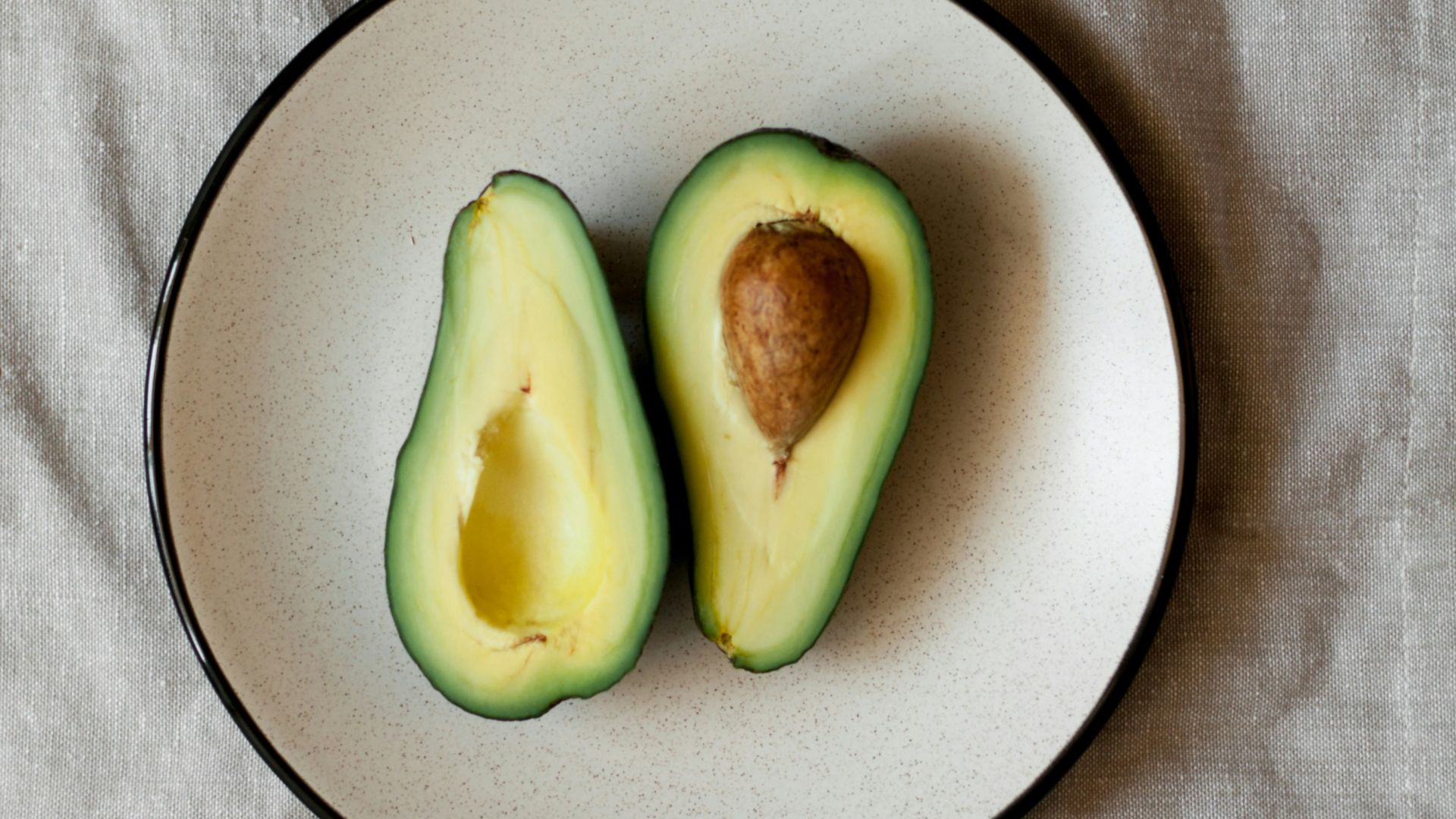 sliced avocado on plate