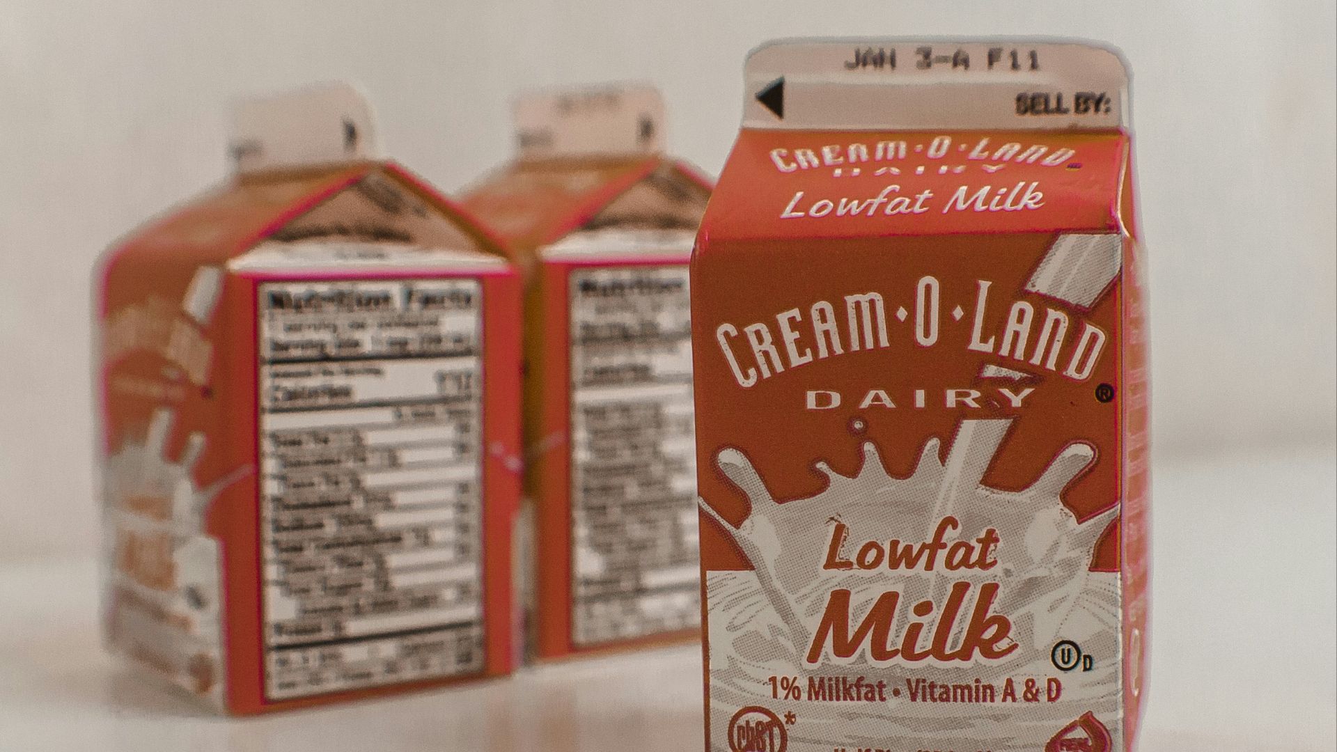 Cream-O-Land lowfat Milk carton