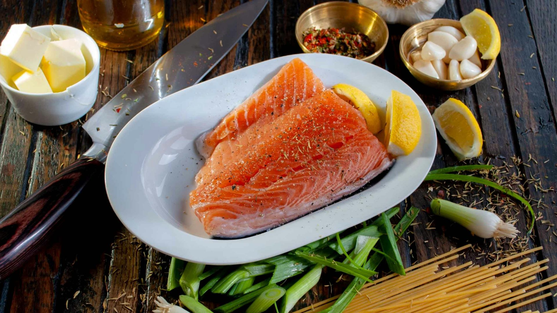 steamed salmon beside sliced of lemon