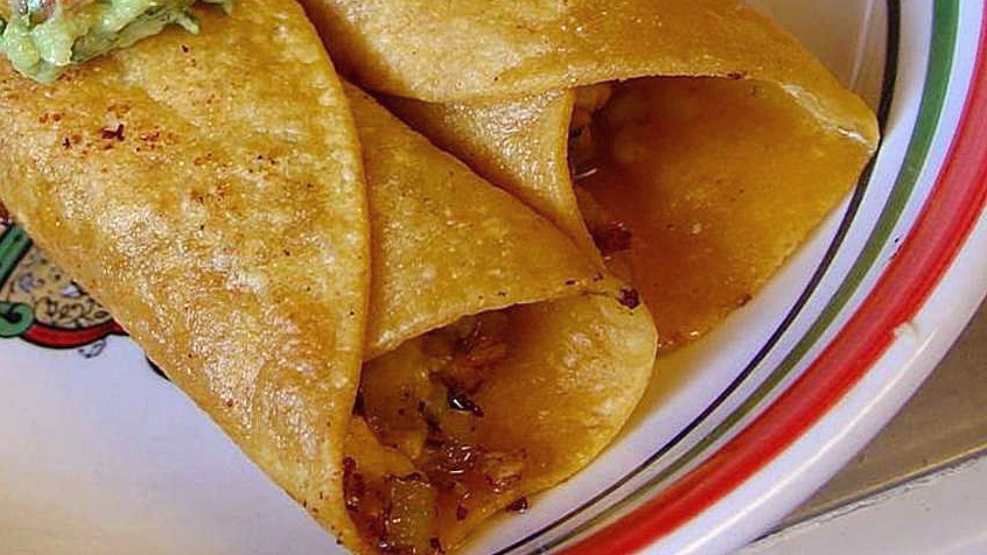 File:Flautas guacamole tortillas.jpg