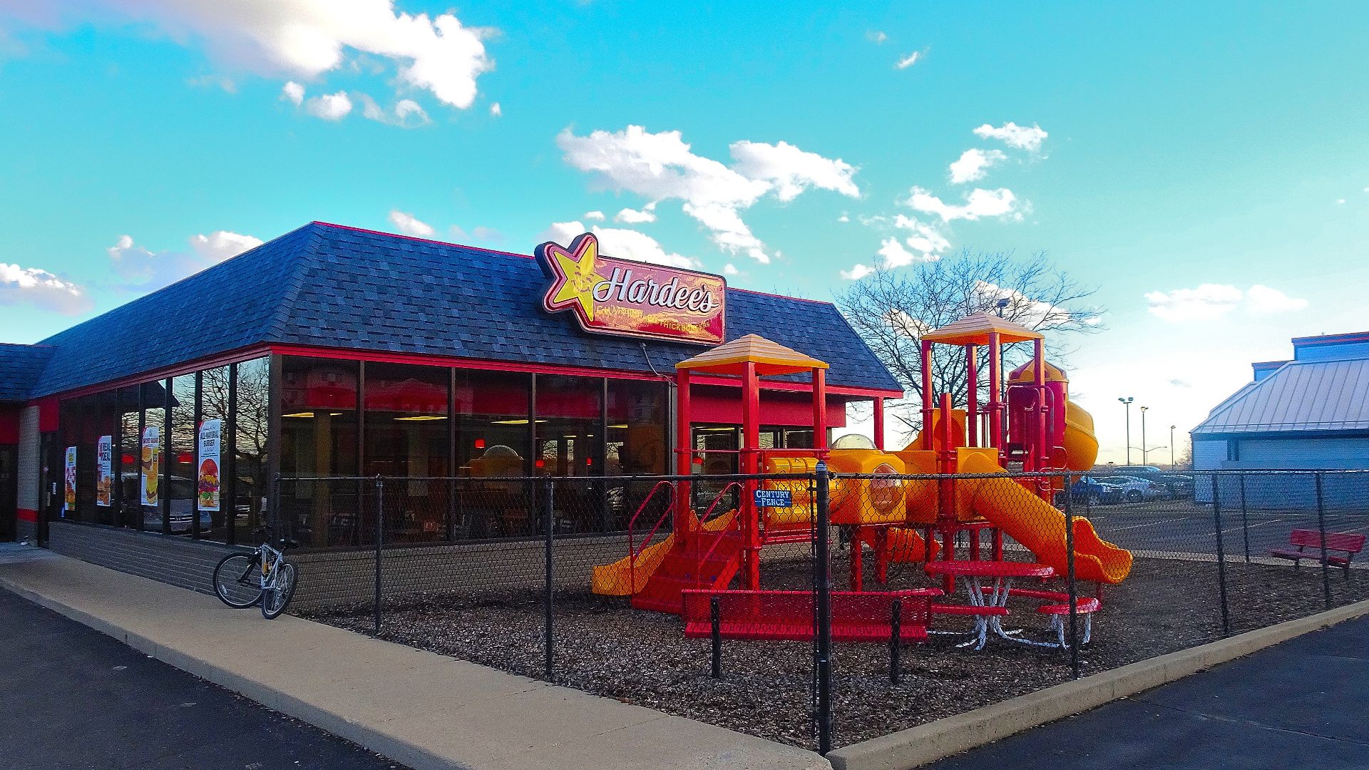 File:Hardee's® - panoramio (5).jpg