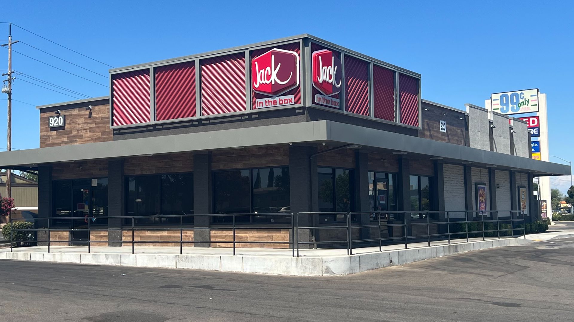 File:Jack in the Box Stockton, California.jpg