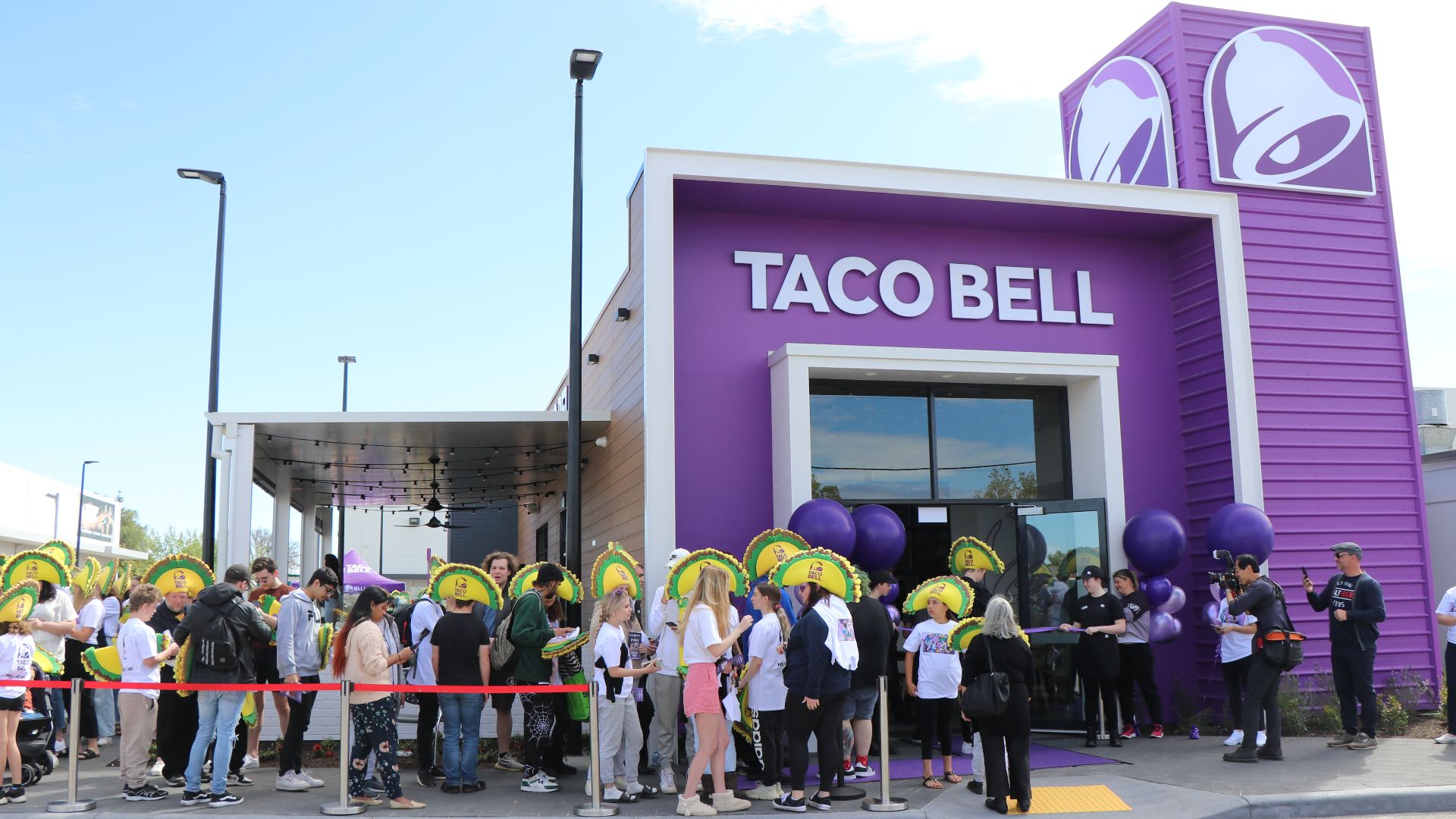 File:Taco Bell Opens in WA (51529208722).jpg