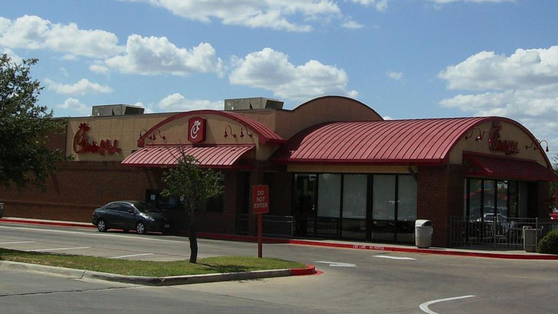 File:Chick-Fil-A -Laredo.jpg