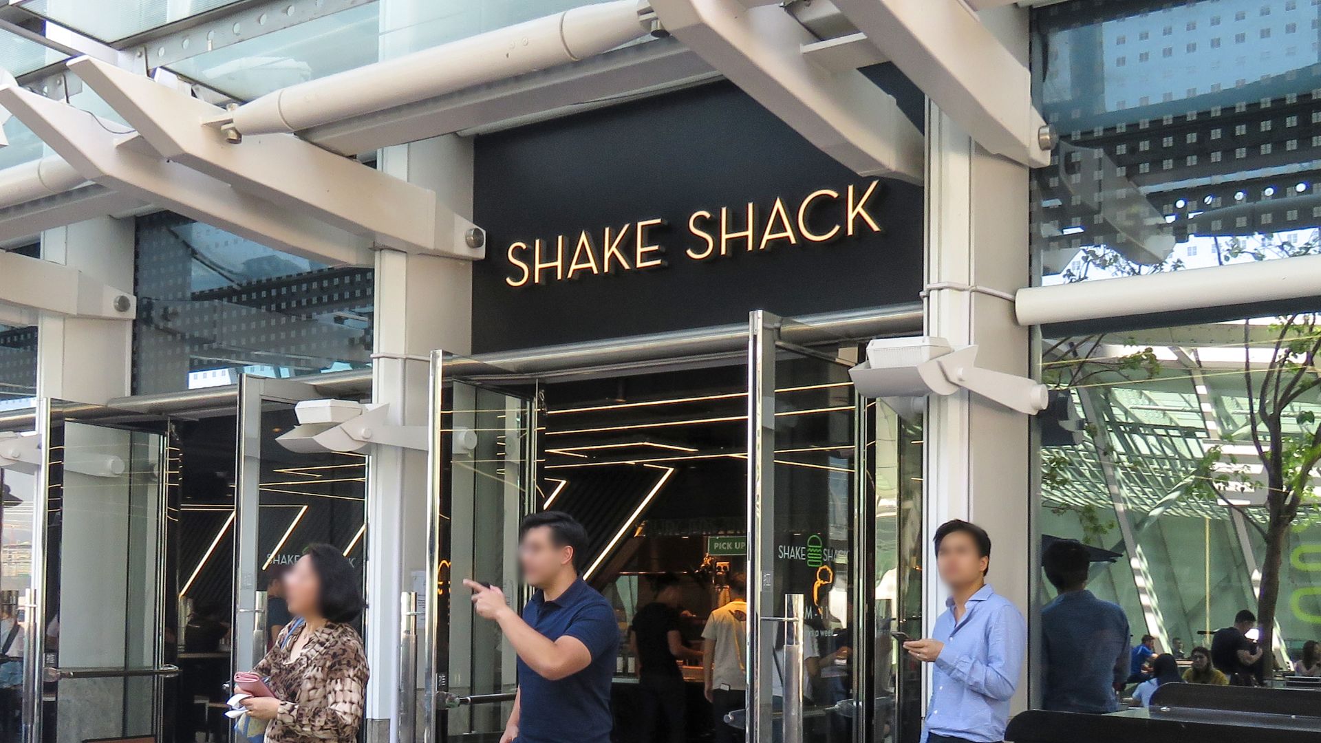 File:Shake Shack at IFC Mall Hong Kong (20181005113904).jpg