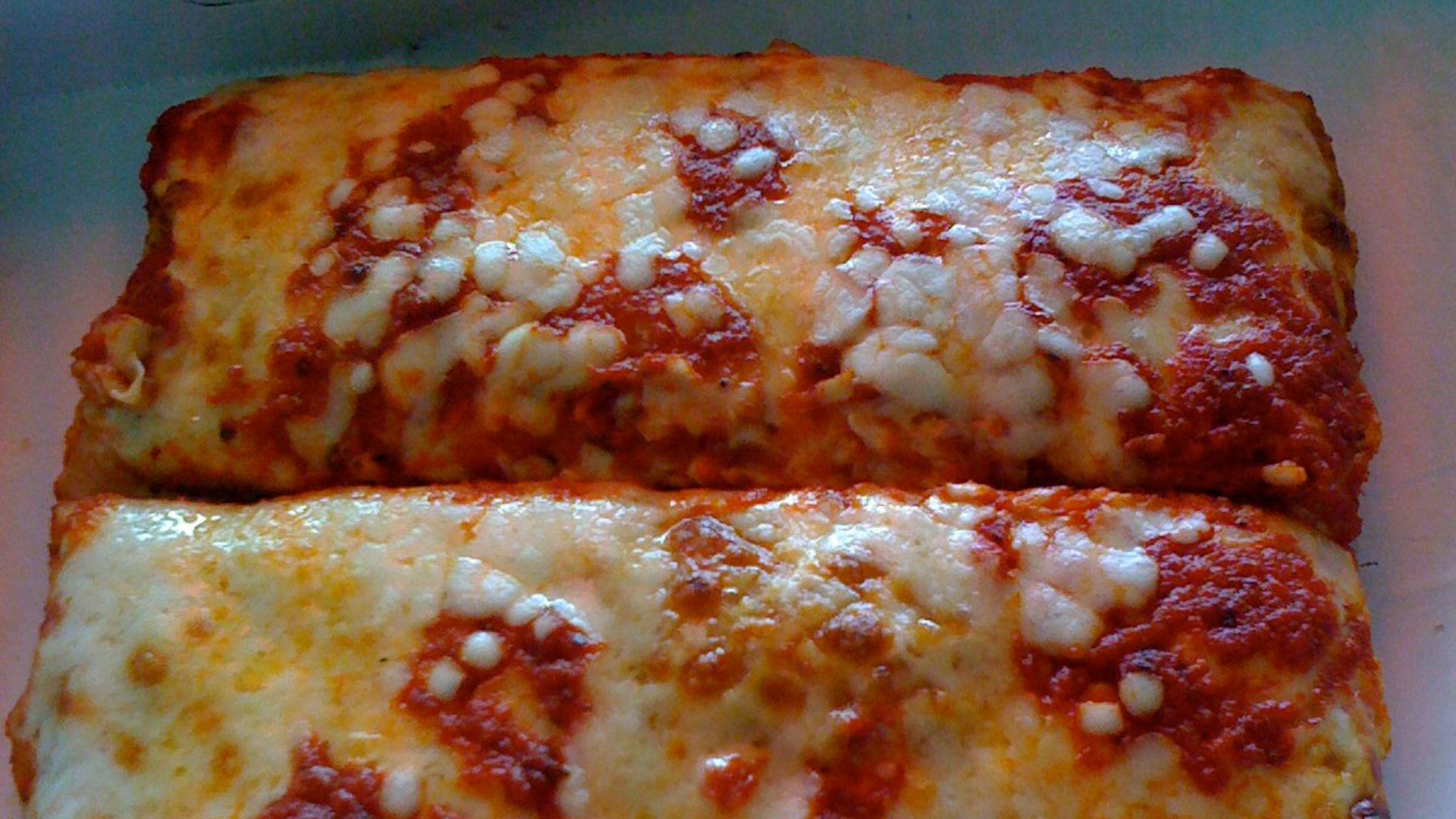 File:Sicilian pizza at Fellini Pizzeria.jpg