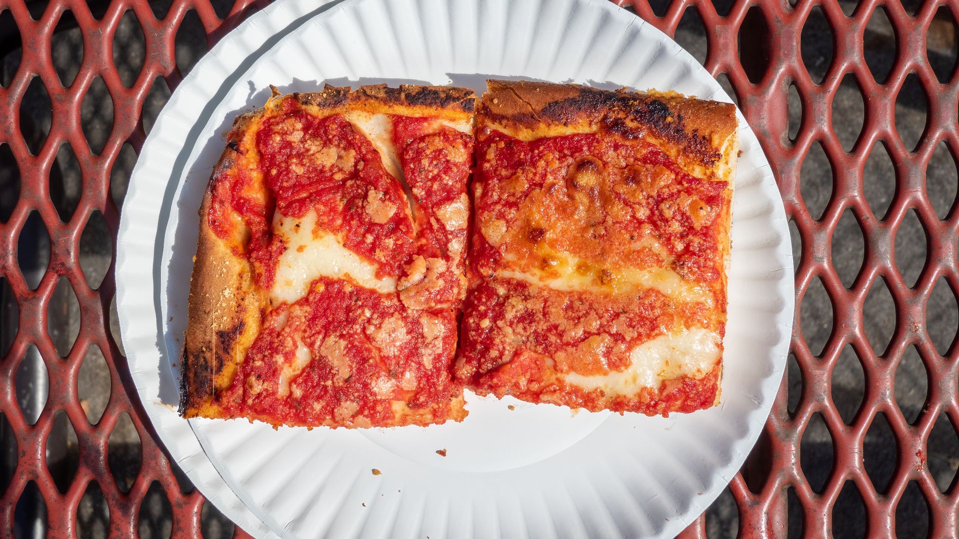 File:L&B Spumoni Gardens pizza (41436).jpg