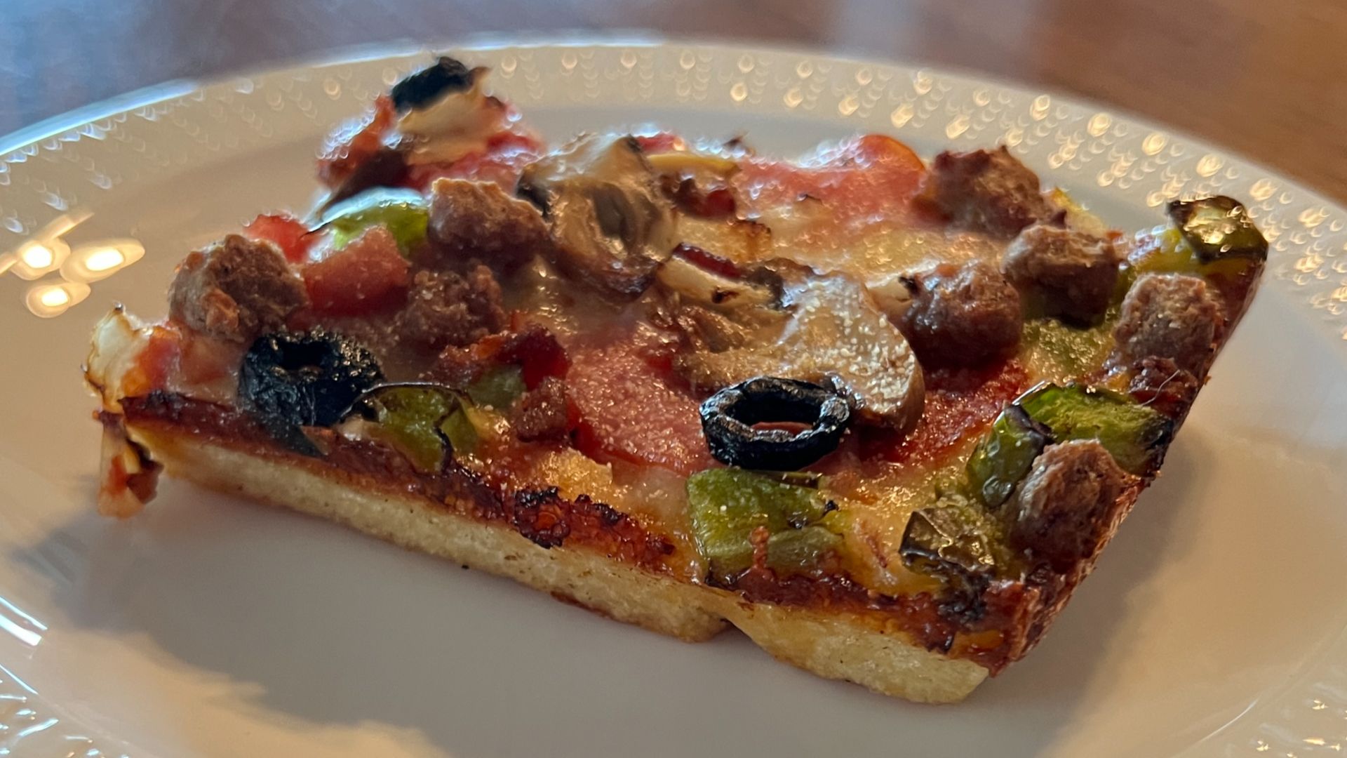 File:Detroit-Style Pizza-Slice.jpg