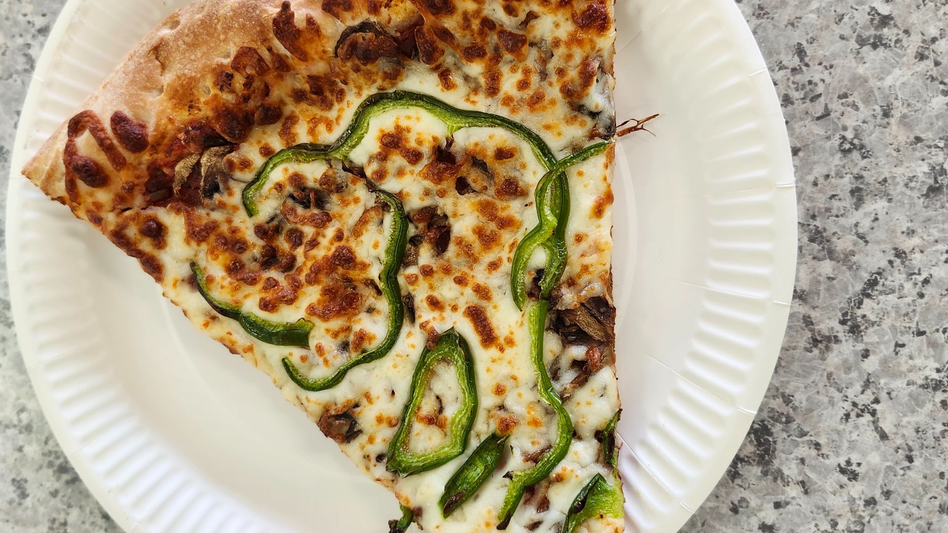 File:Pointe de pizza.jpg