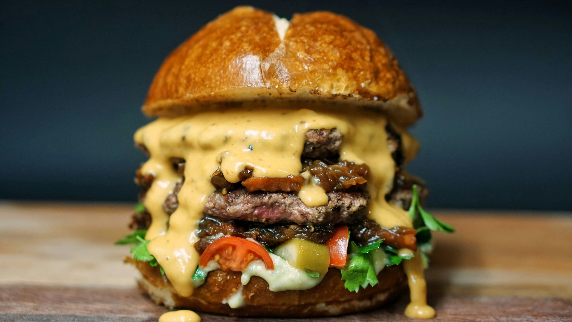 burger with lettuce and tomato