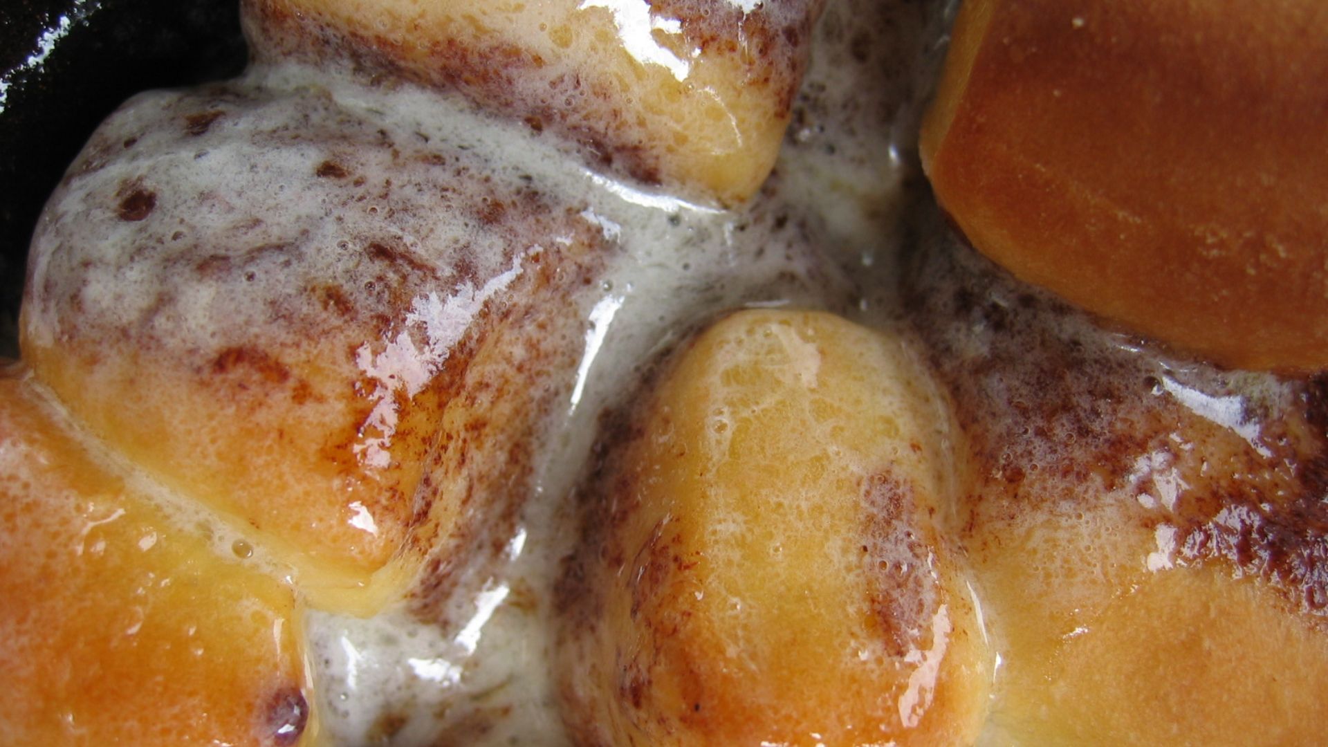 File:Cinnamon melts.JPG