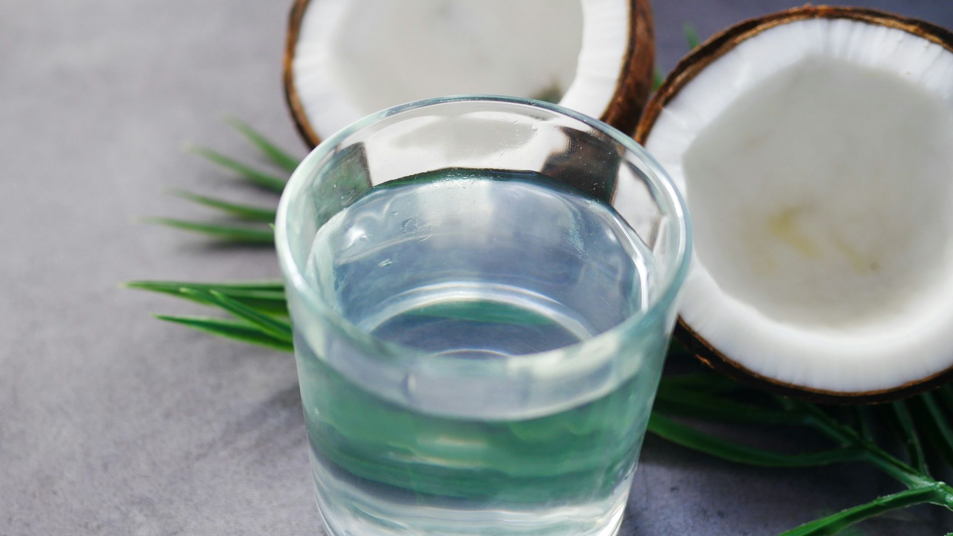 clear drinking glass with water